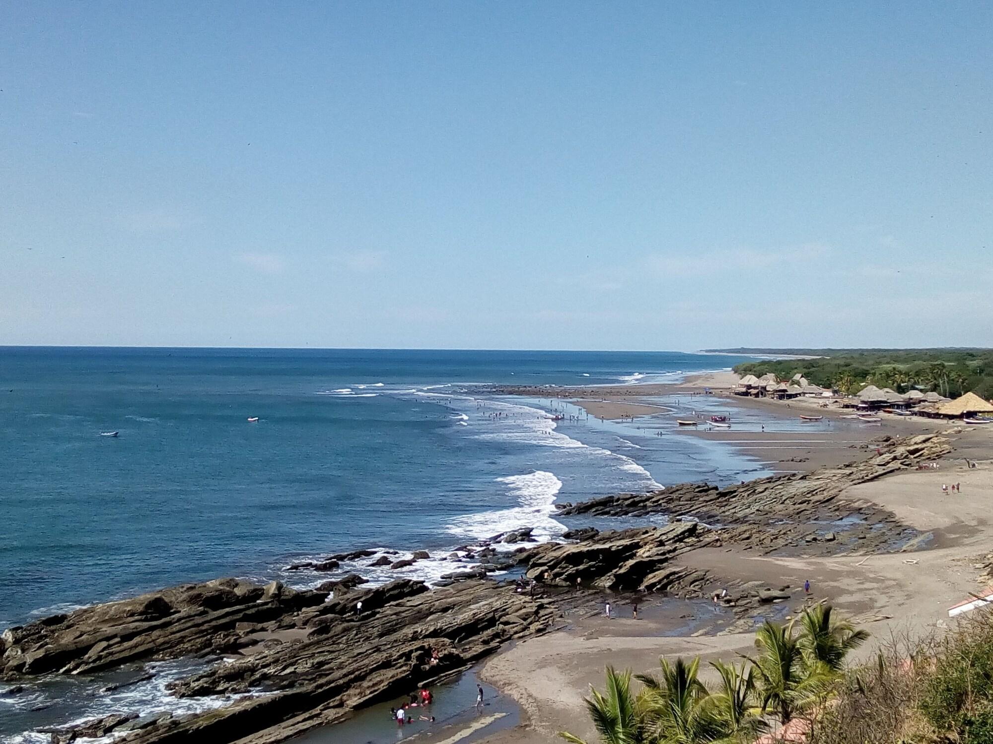 Playa Myrinamar B&B Hostal