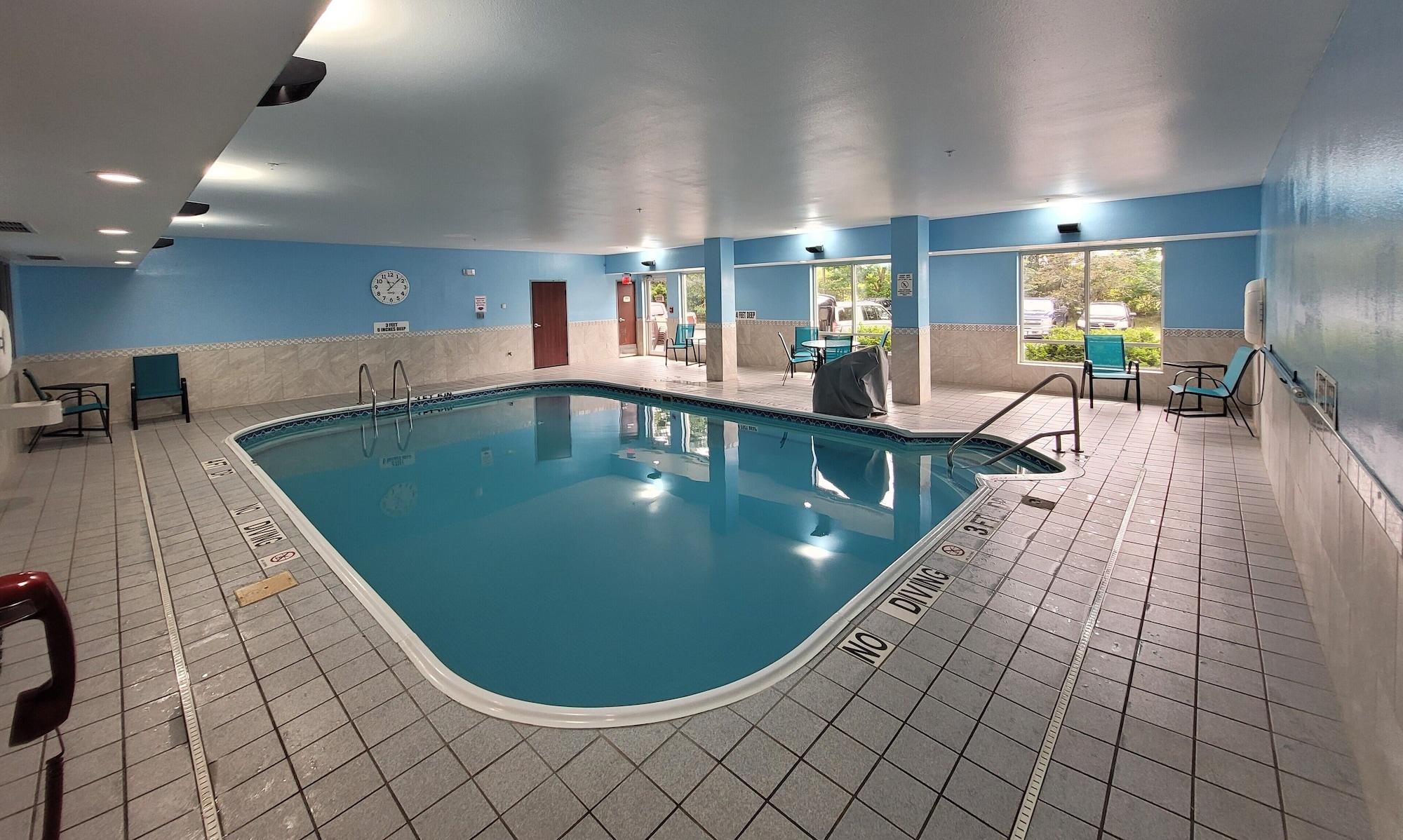 Vista Piscina Comfort Inn & Suites Liverpool - Syracuse