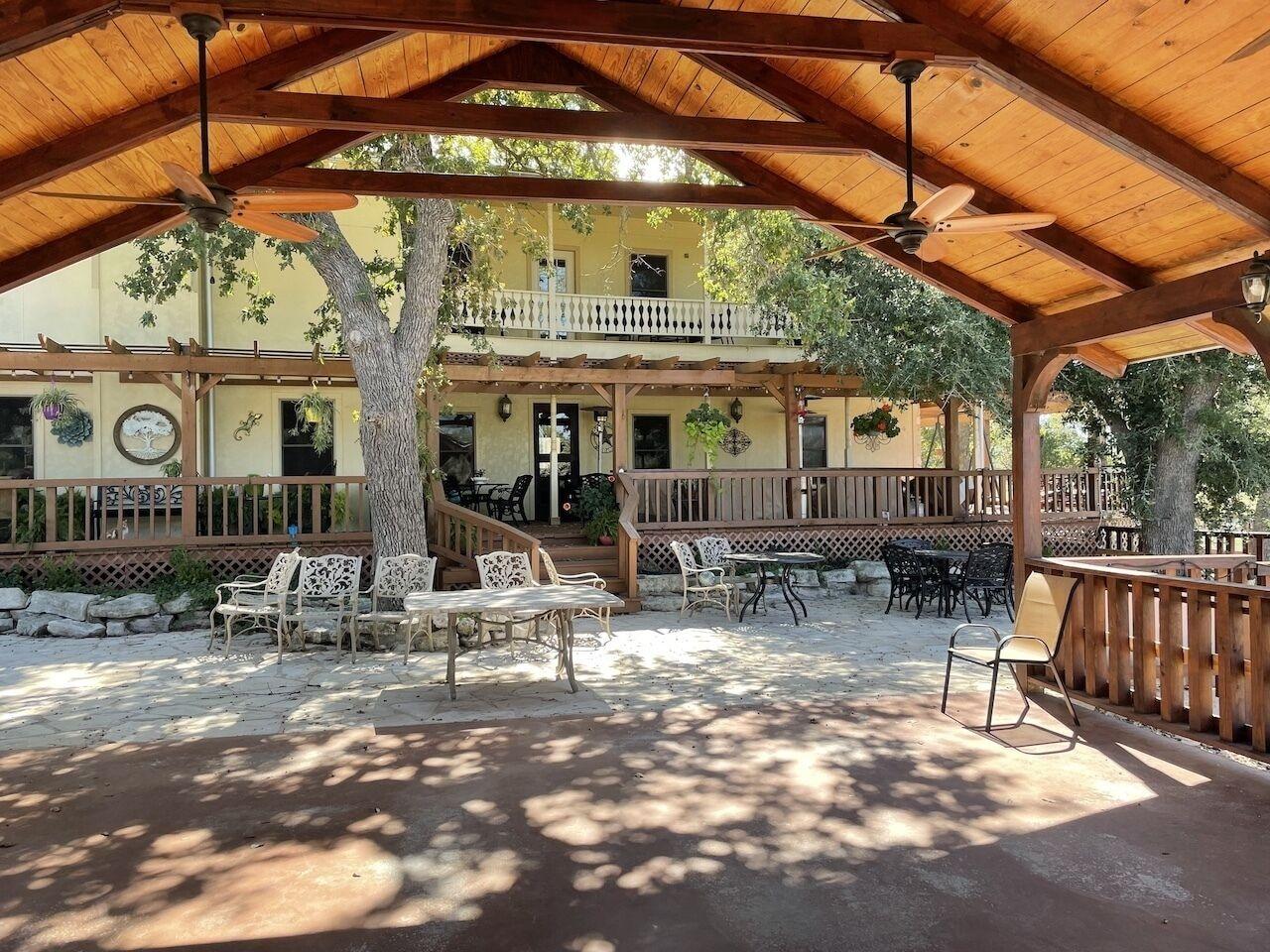 Vista Exterior Southern Charm Lodging Bed and Breakfast