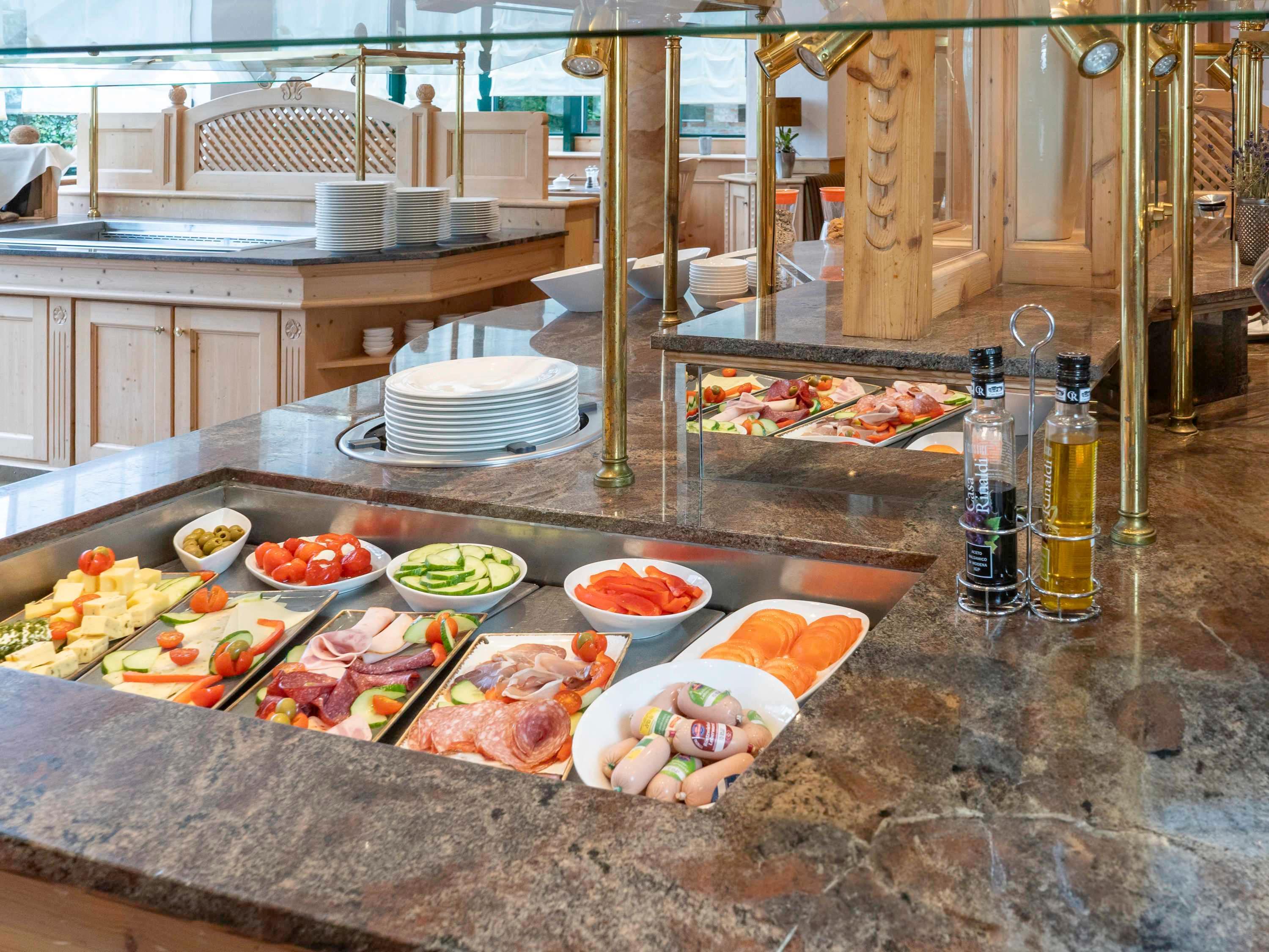 Restaurant Atomis Hotel Munich Airport by Mercure