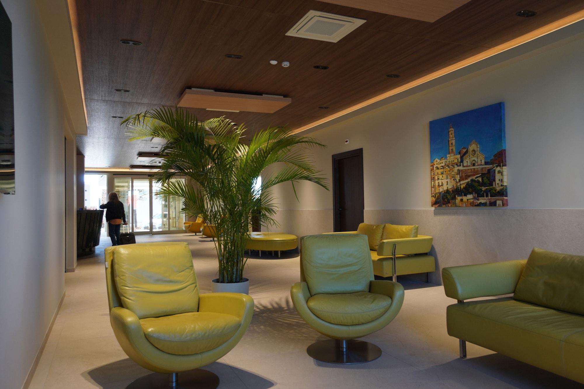Vista Lobby UNAHOTELS La Martella