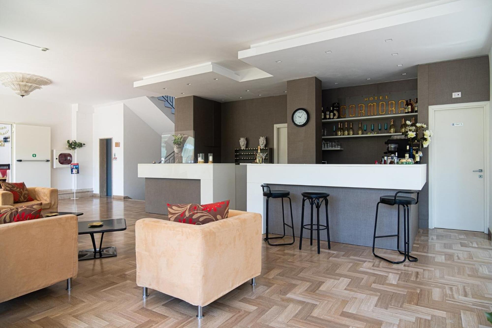Bar/Salón Hotel Cormoran