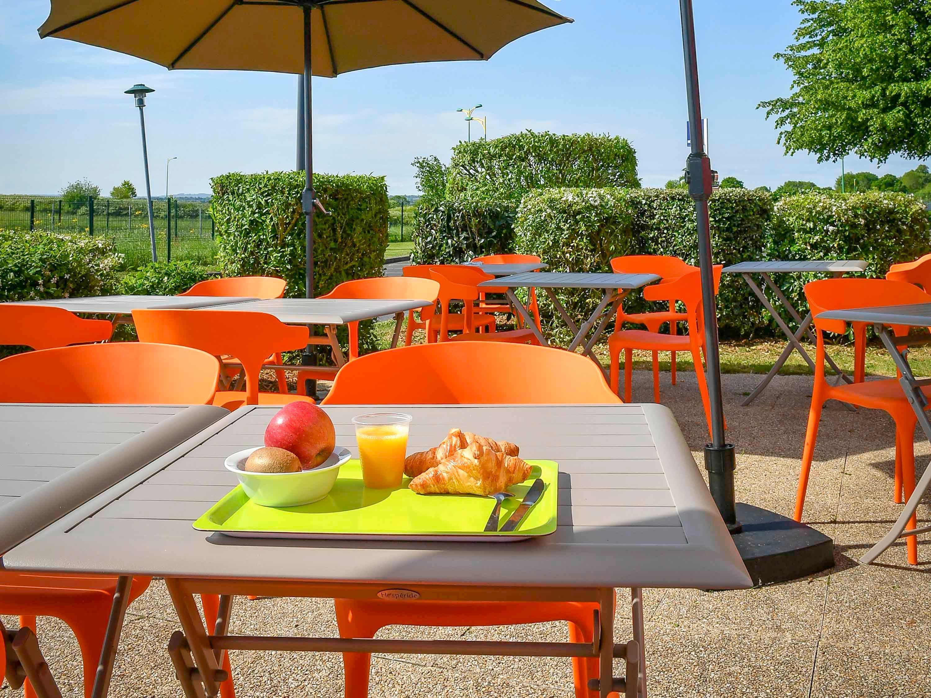 Vista Exterior Ibis Budget Coutances