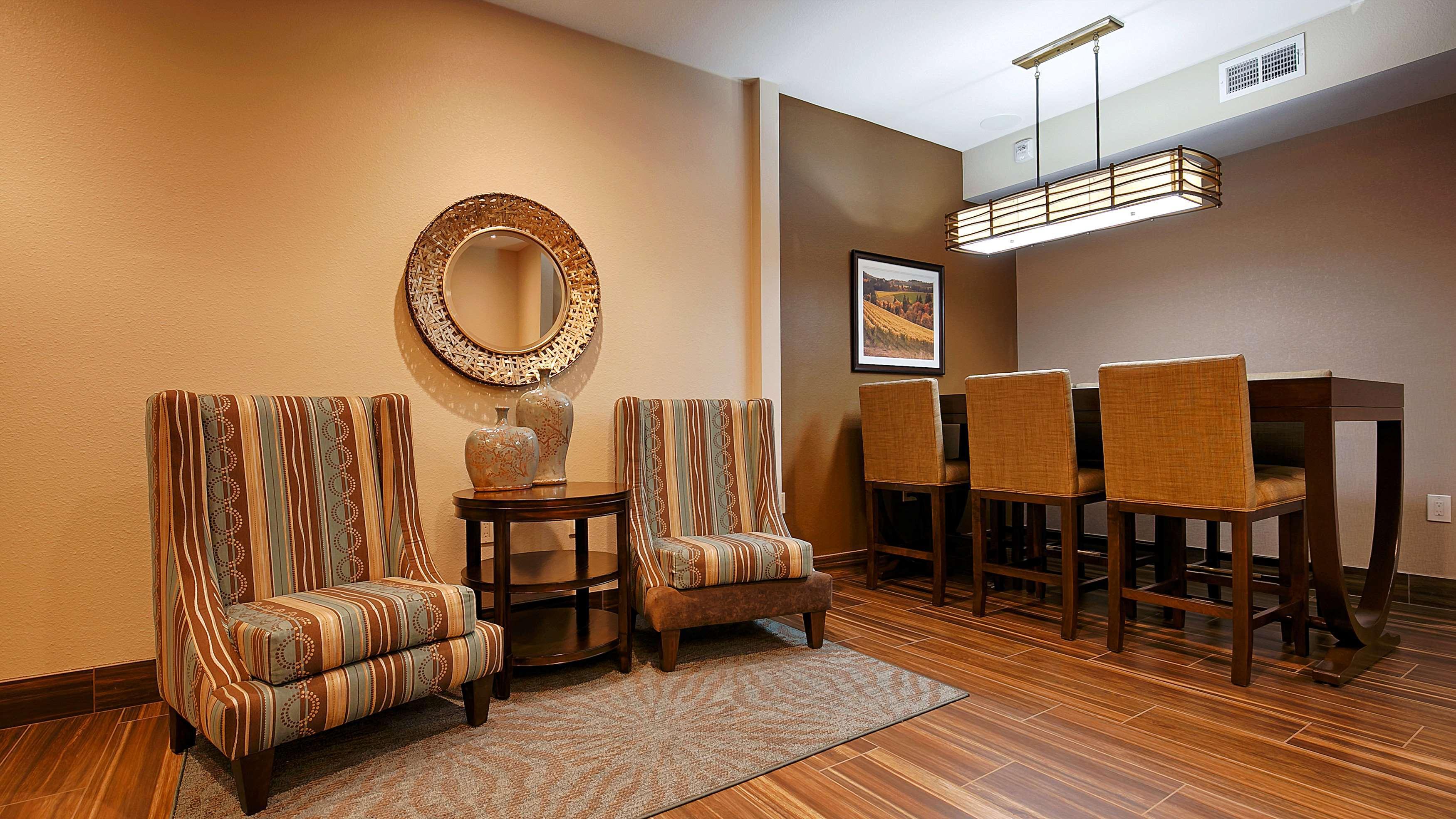 Vista Lobby Best Western Plus Inn At The Vines