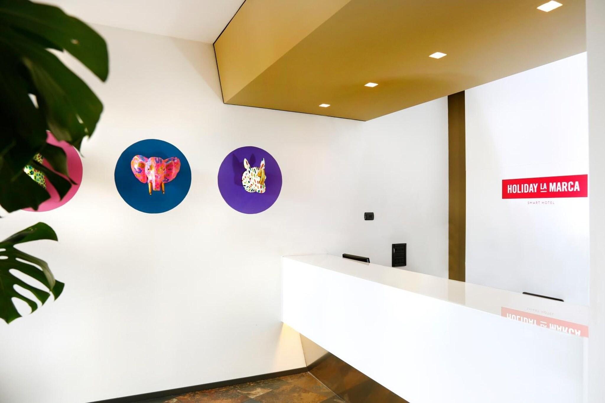 Vista Lobby Hotel Holiday La Marca