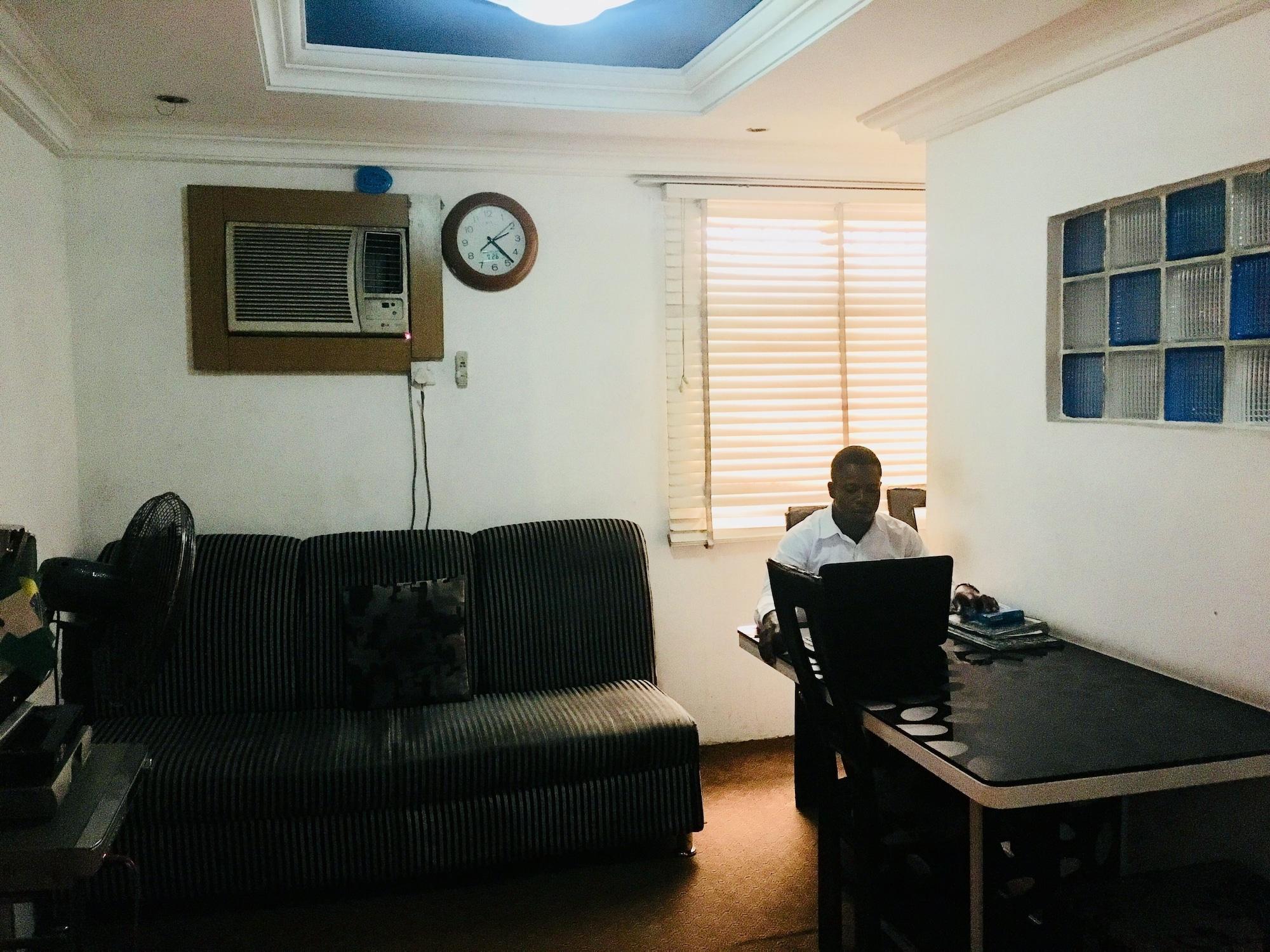 Vista Lobby Dalian Guest House