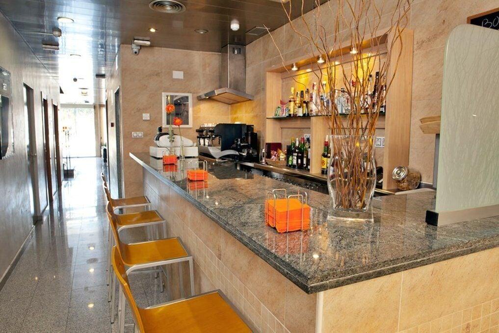 Bar/Salón Hotel La City Estación