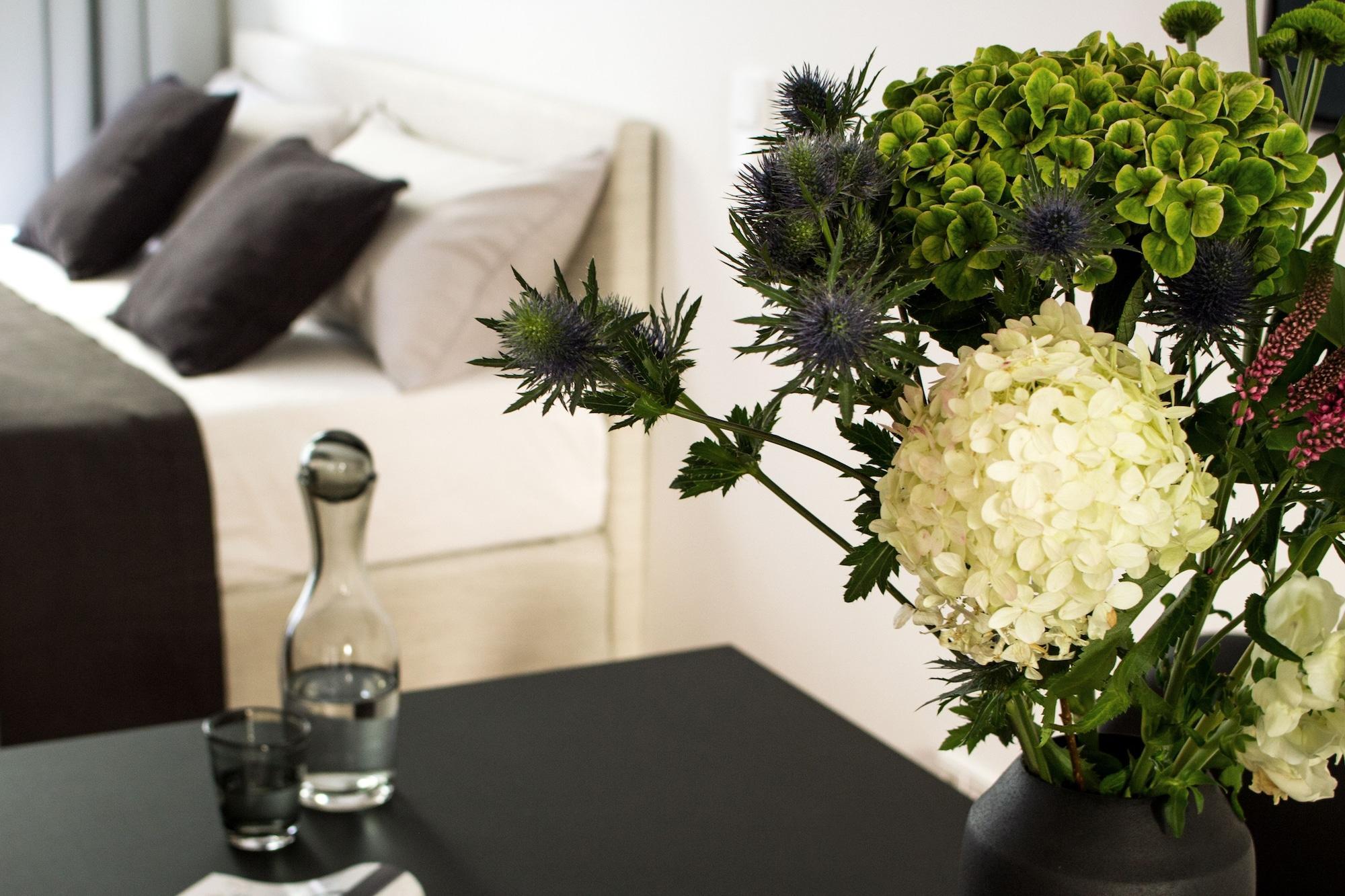 Vista Lobby August The Boardinghouse