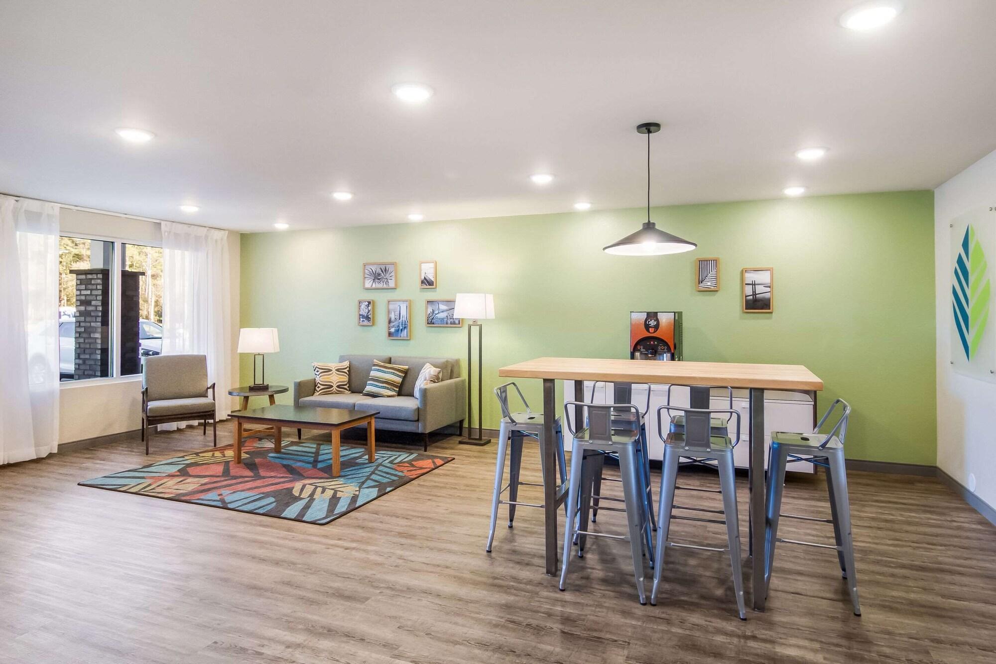 Vista Lobby WoodSpring Suites Jacksonville Baymeadows