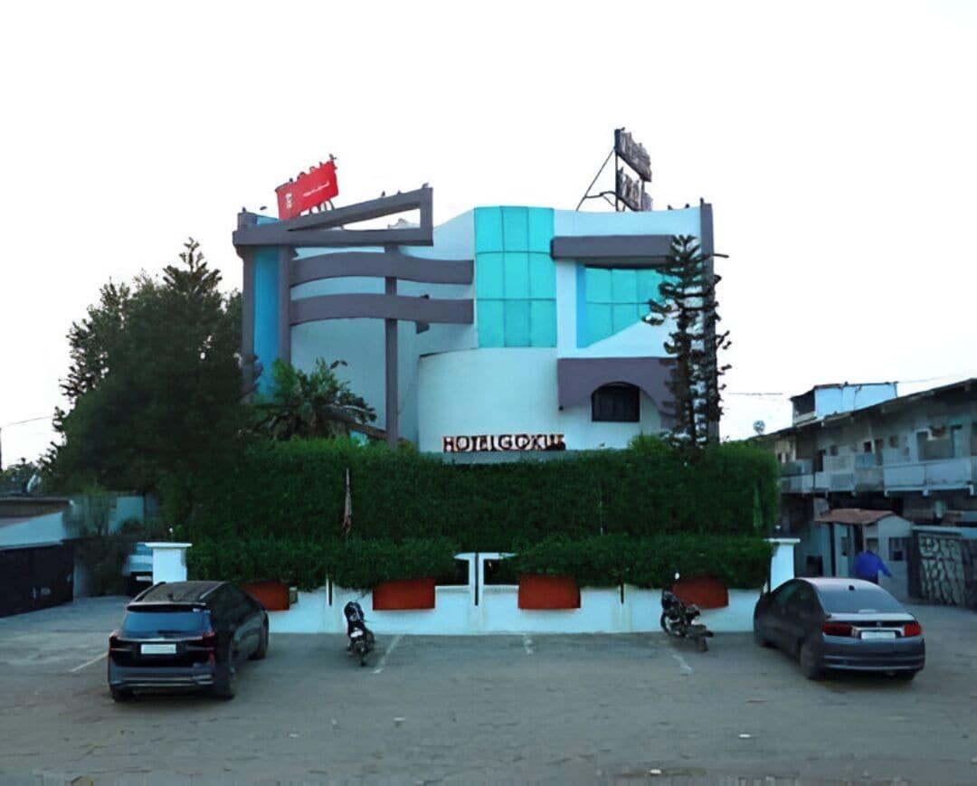 Varios Hotel Gokul