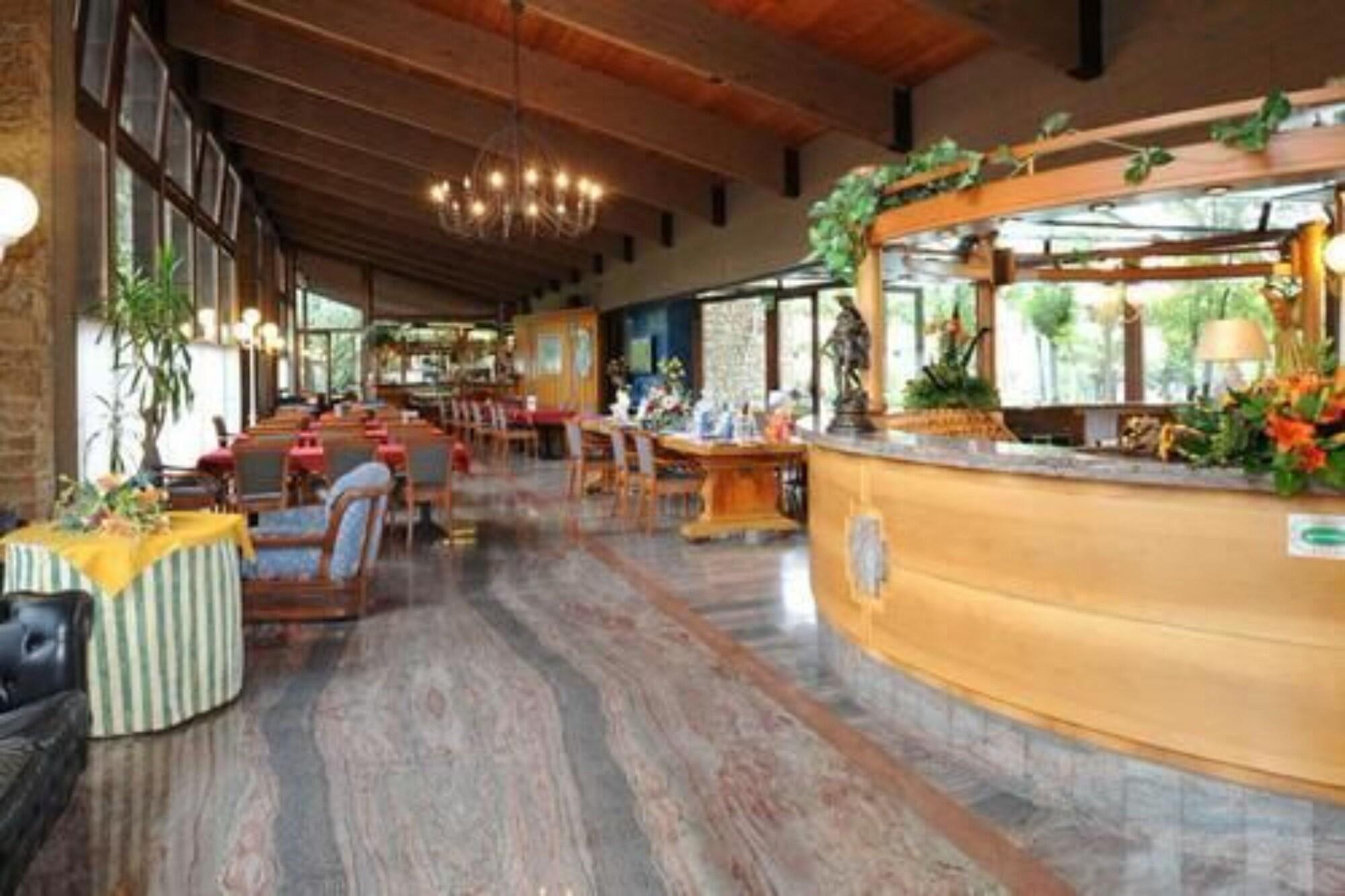 Vista Lobby Sport Hotel Olimpo