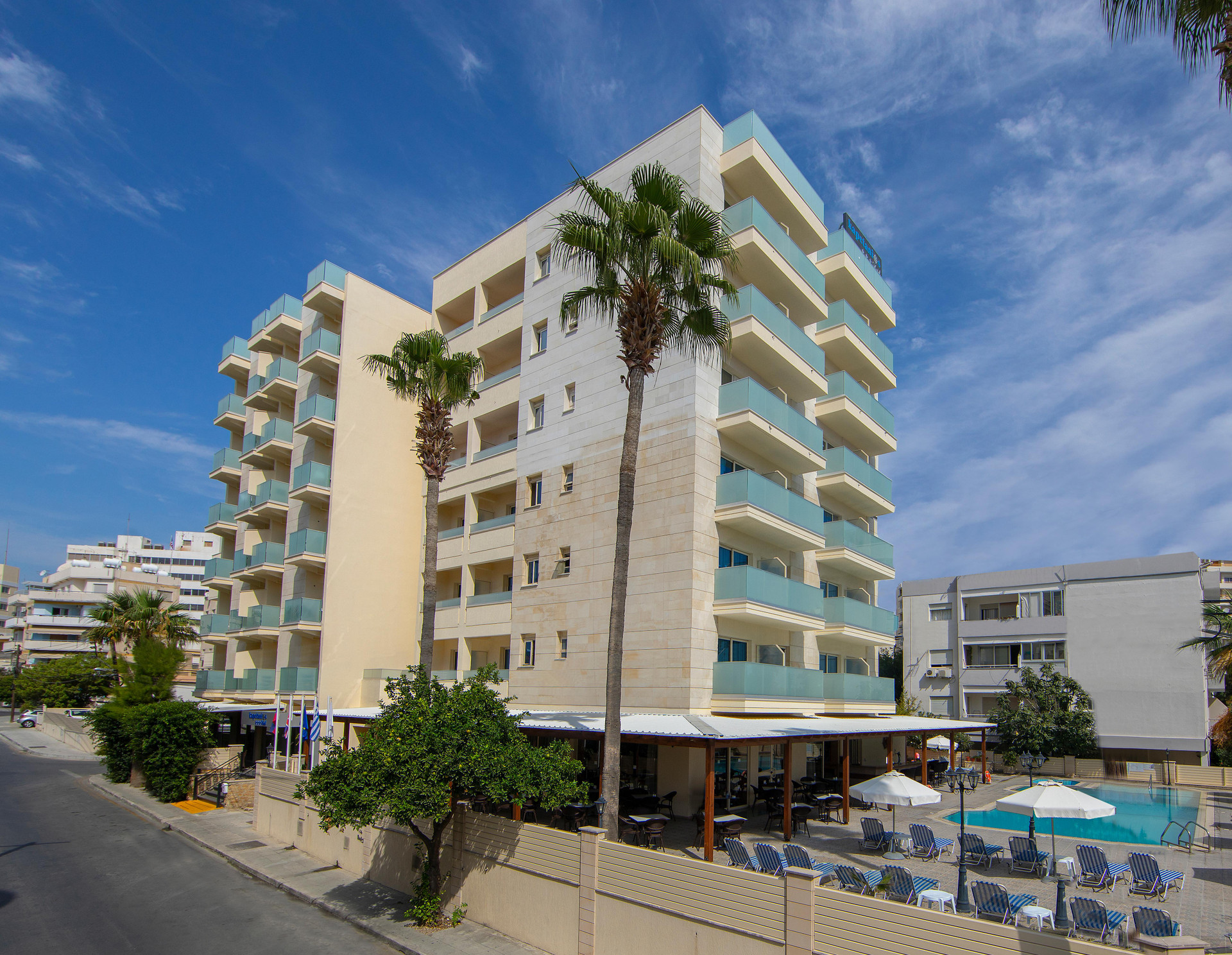 Vista Exterior Kapetanios Limassol Hotel