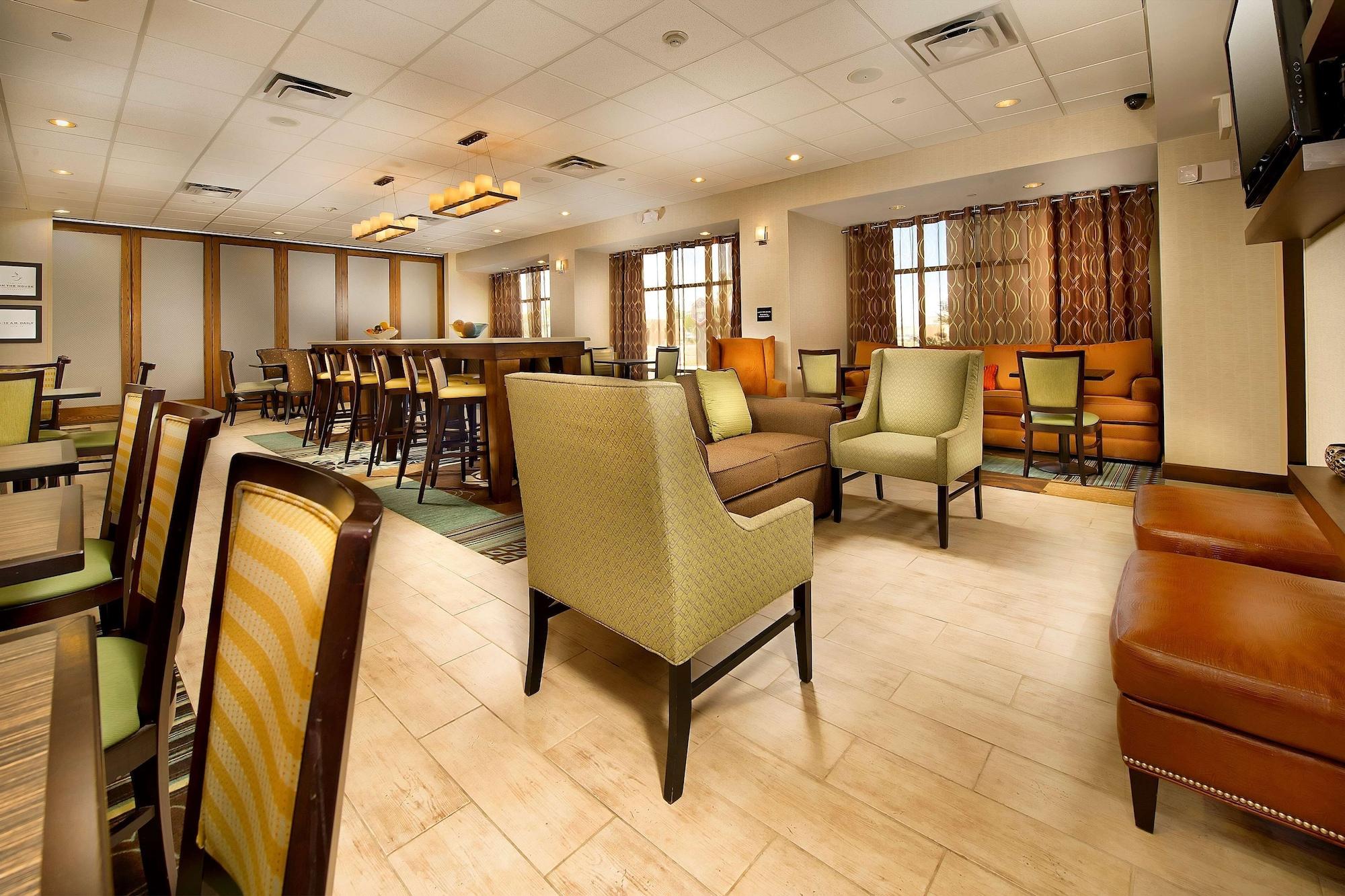 Vista Lobby Hampton Inn Pampa