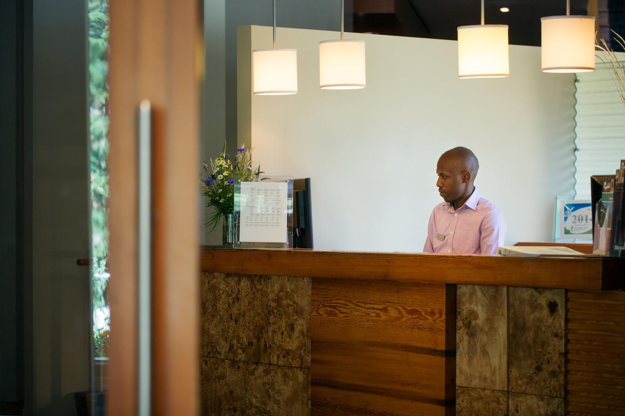 Vista Lobby The Juniper Hotel