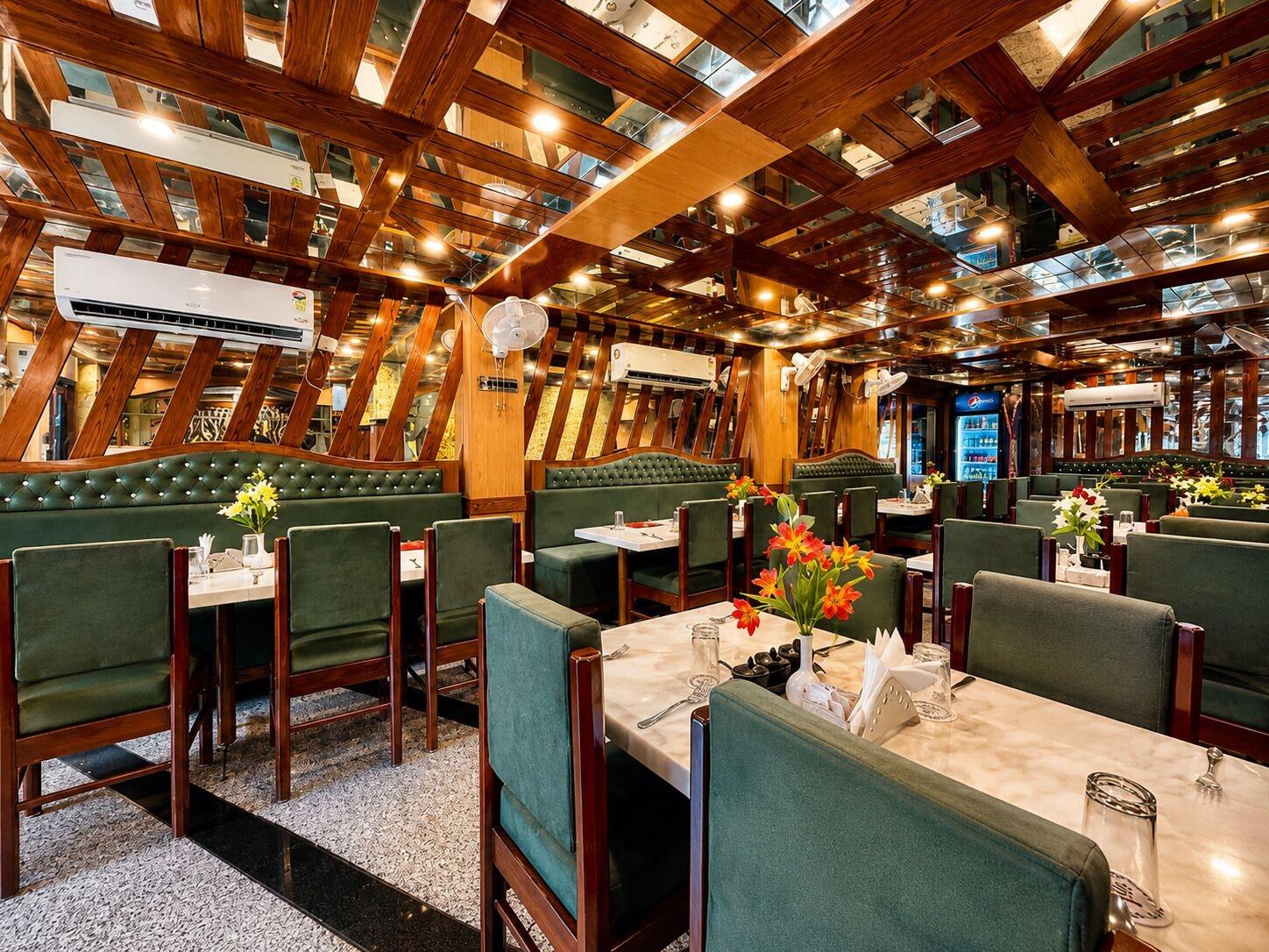 Restaurant Hotel Tathagat International