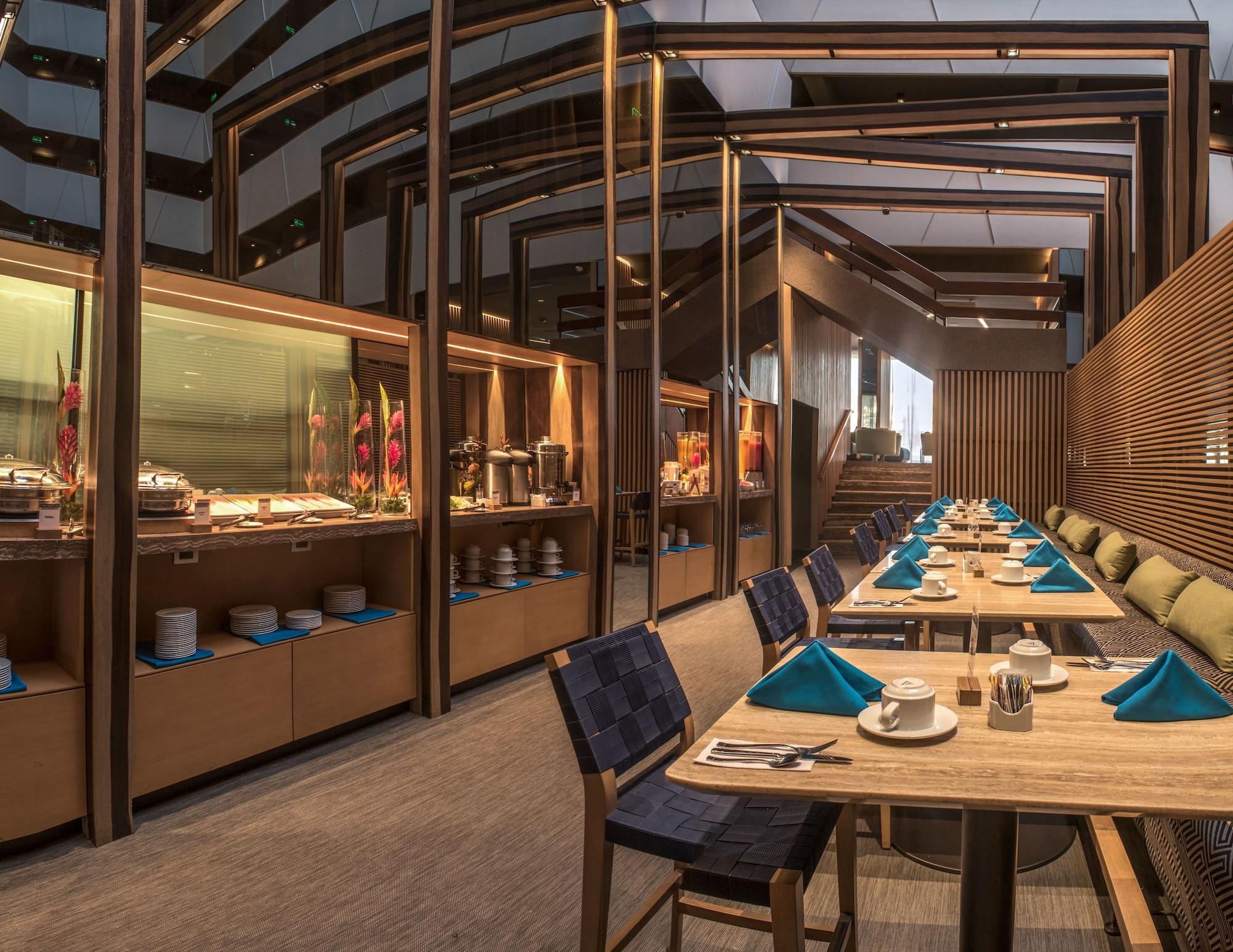 Restaurant DoubleTree by Hilton Iquitos