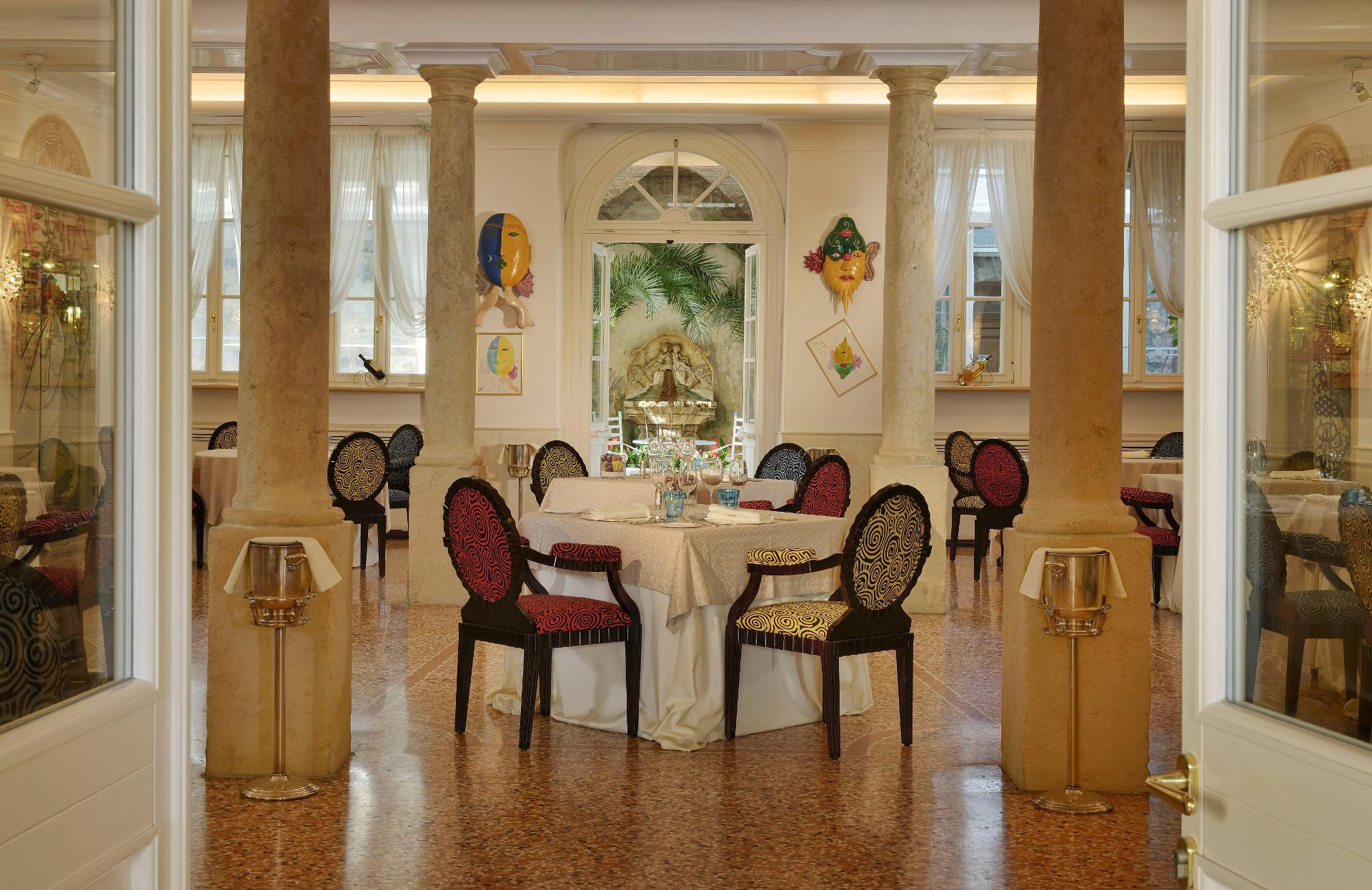 Restaurant Byblos Art Hotel Villa Amistà