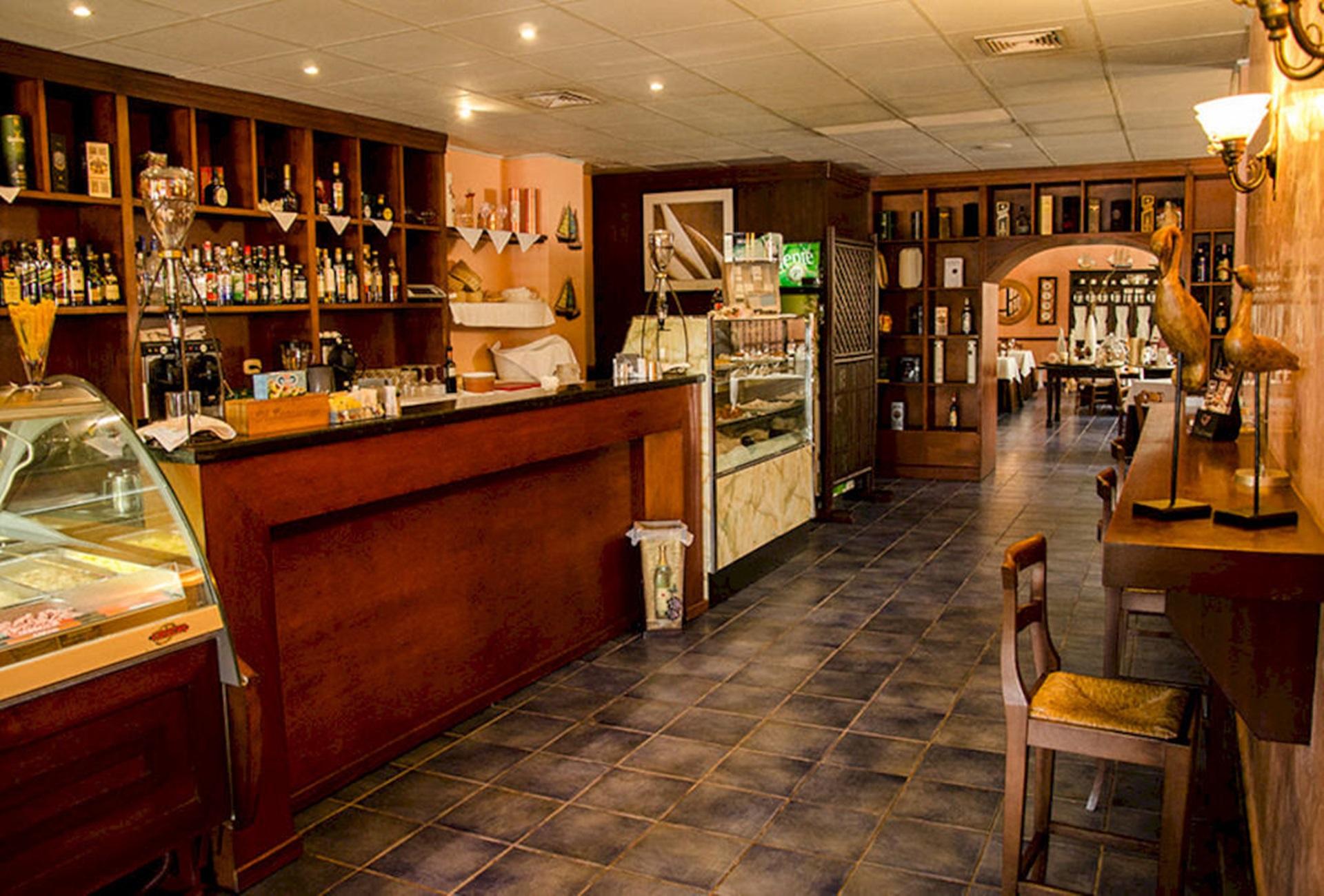 Bar/Salón Cappuccino Mare