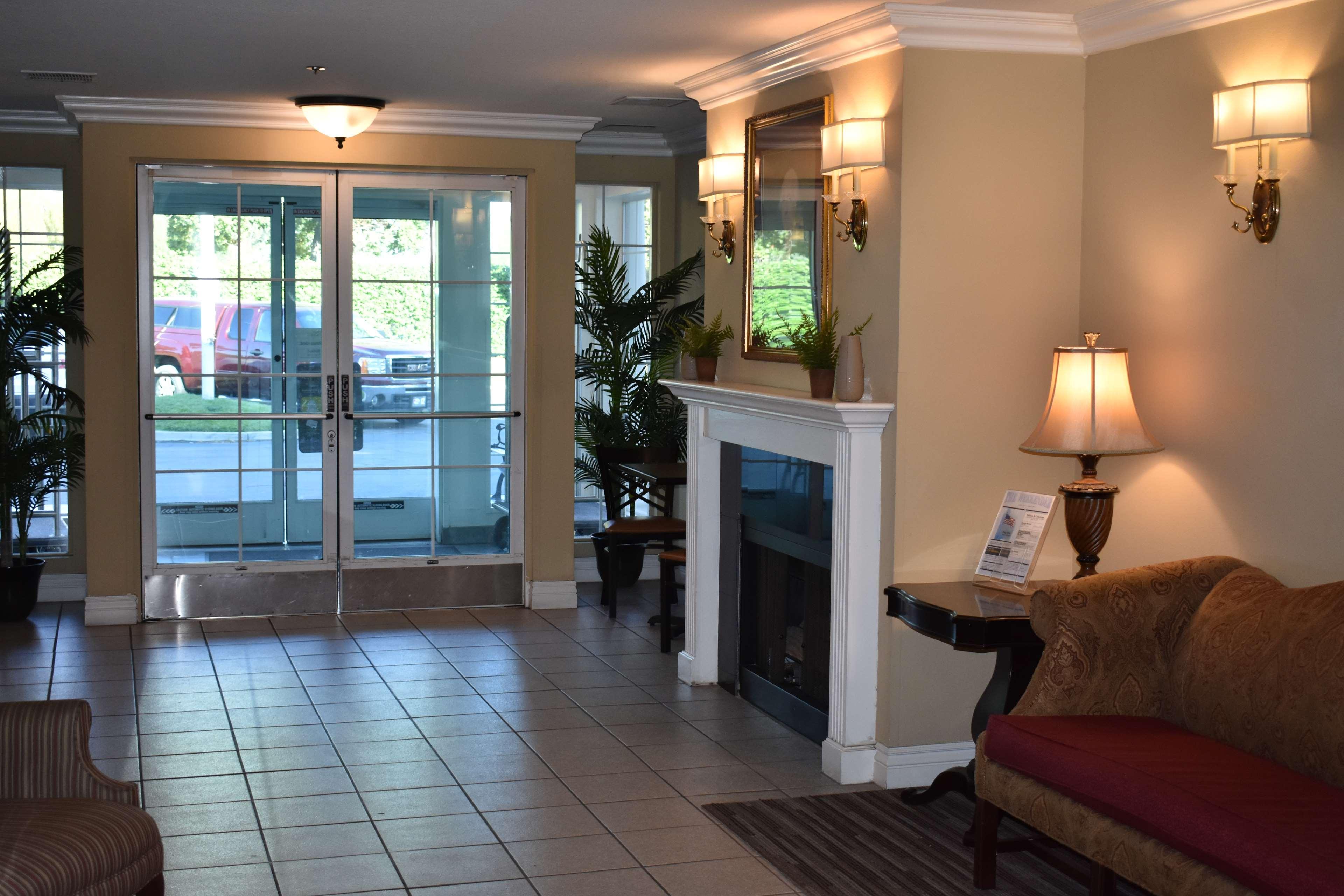 Vista Lobby Best Western Colonial Inn
