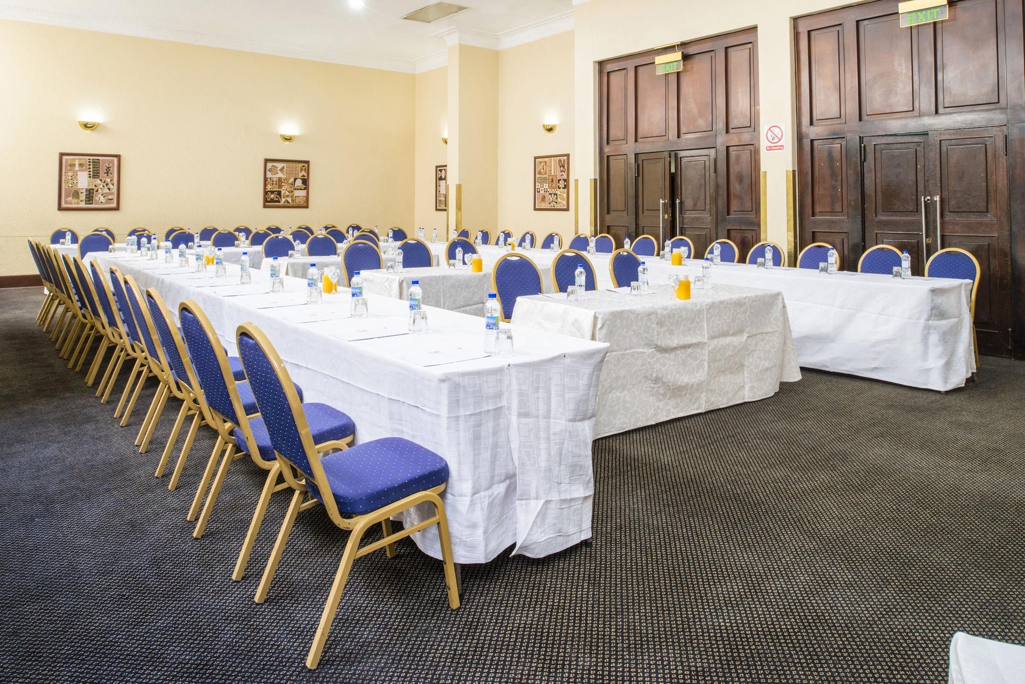 Sala de Reuniones New Ambassador Hotel