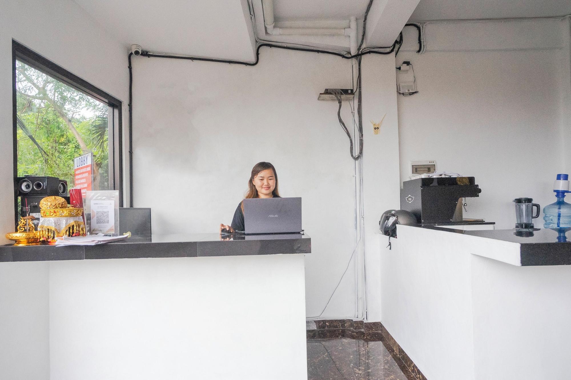 Vista Lobby Margarita Surf Hostel Canggu