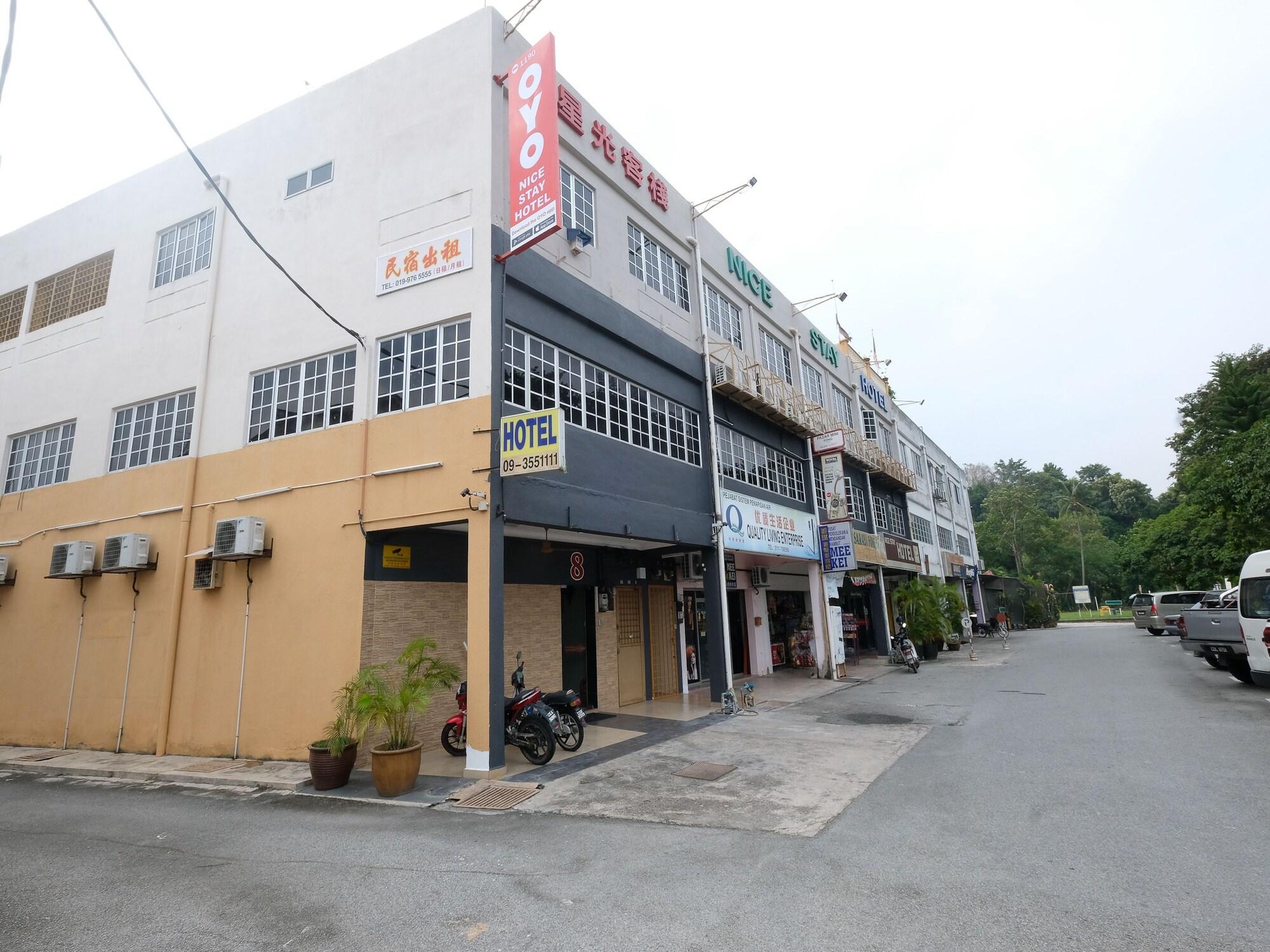 Vista Exterior OYO 1190 Nice Stay Hotel