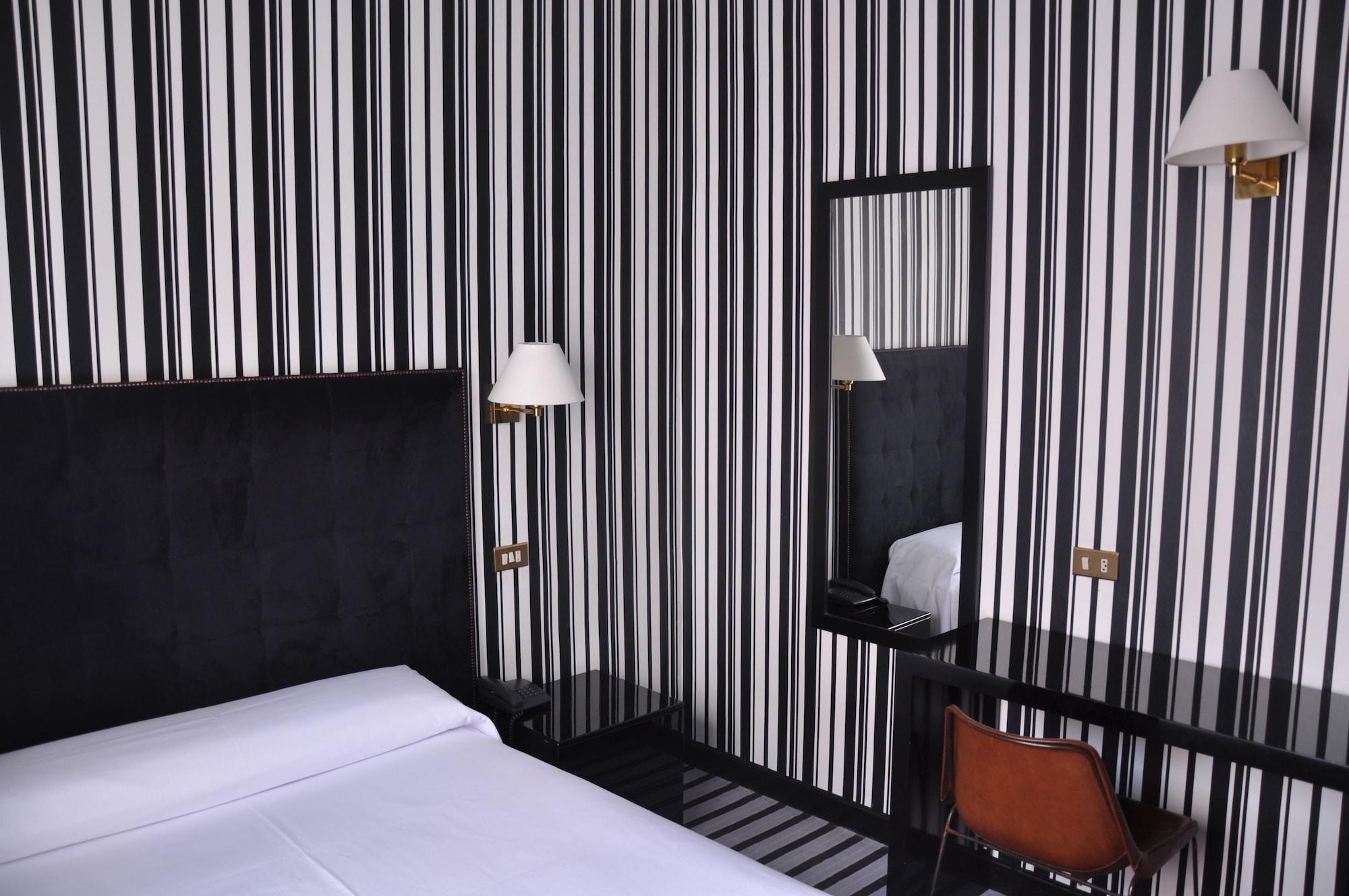 Varios Hotel Clarín