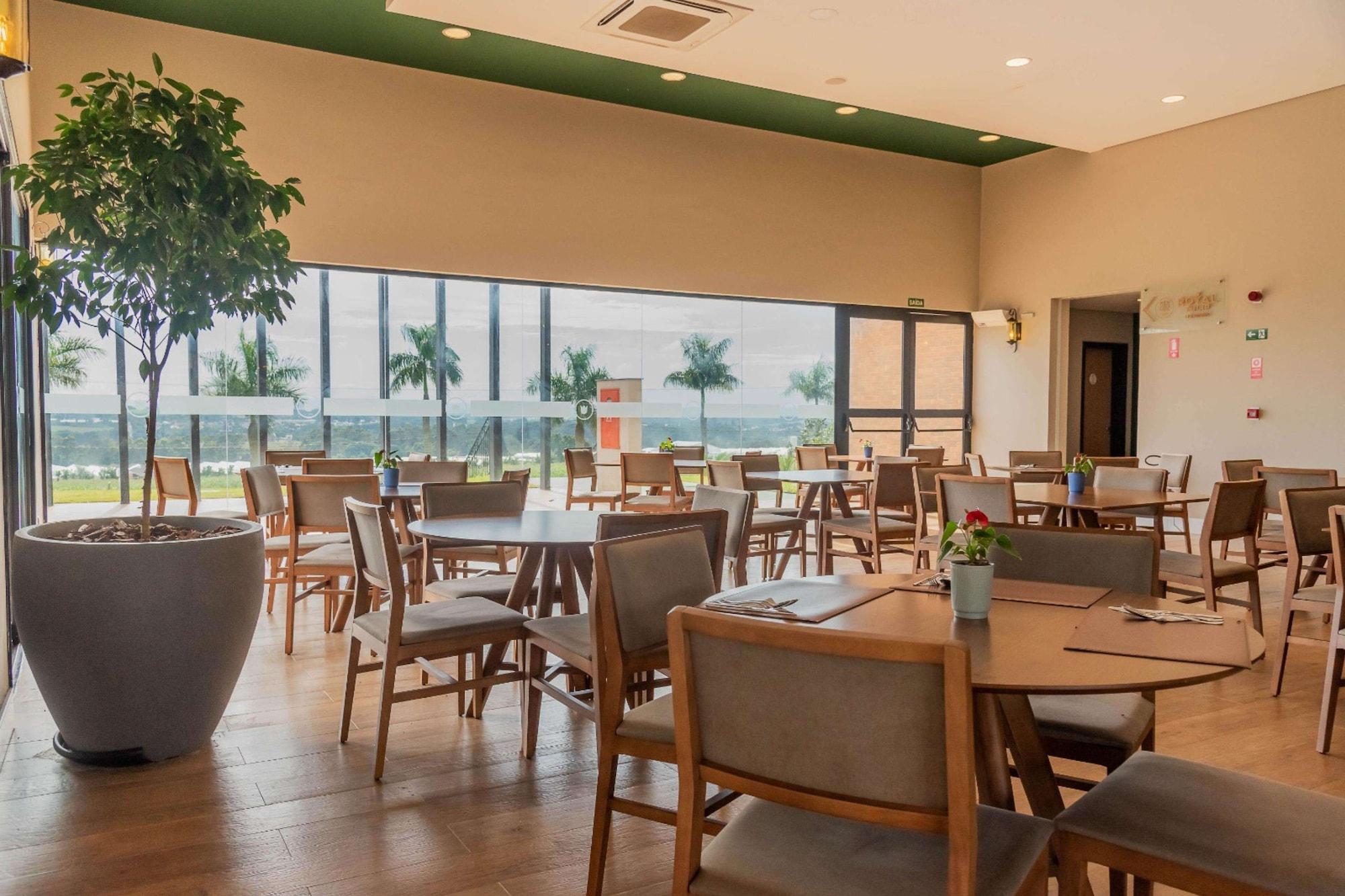 Restaurant Royal Tulip Holambra