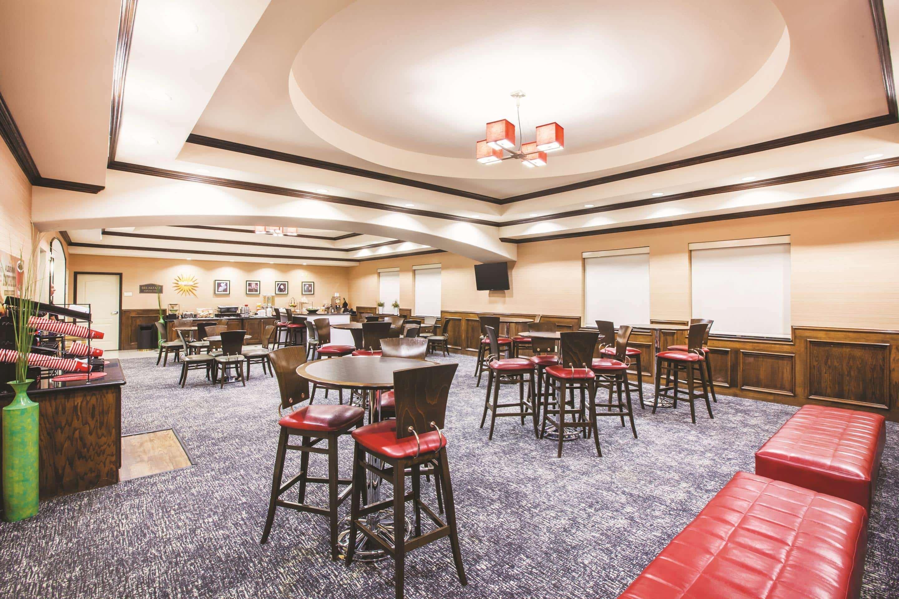 Restaurant La Quinta Inn & Suites Allen at the Village