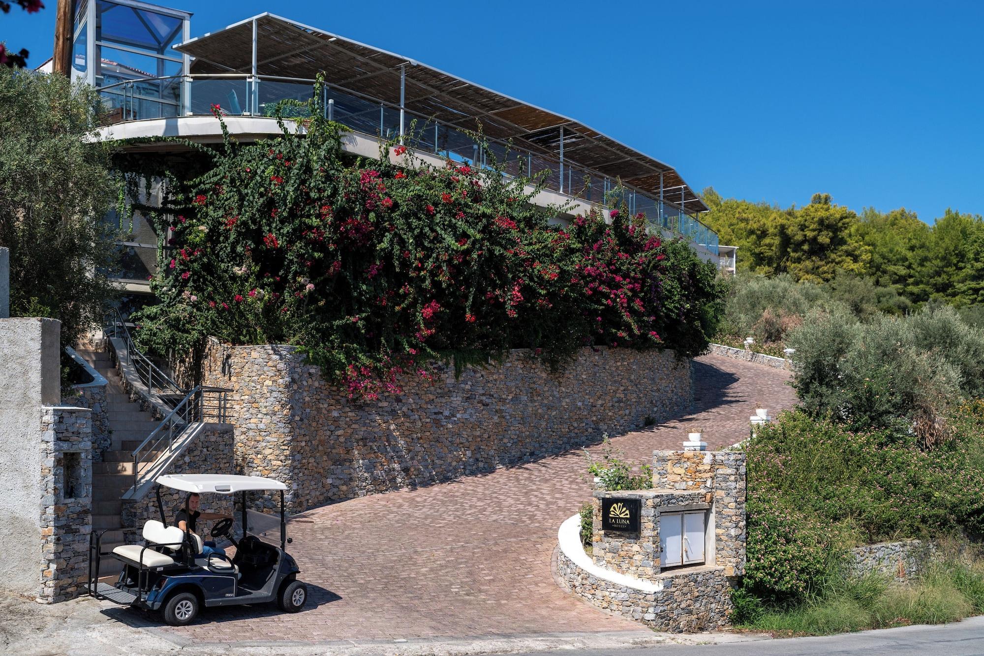 Vista Exterior La Luna Hotel