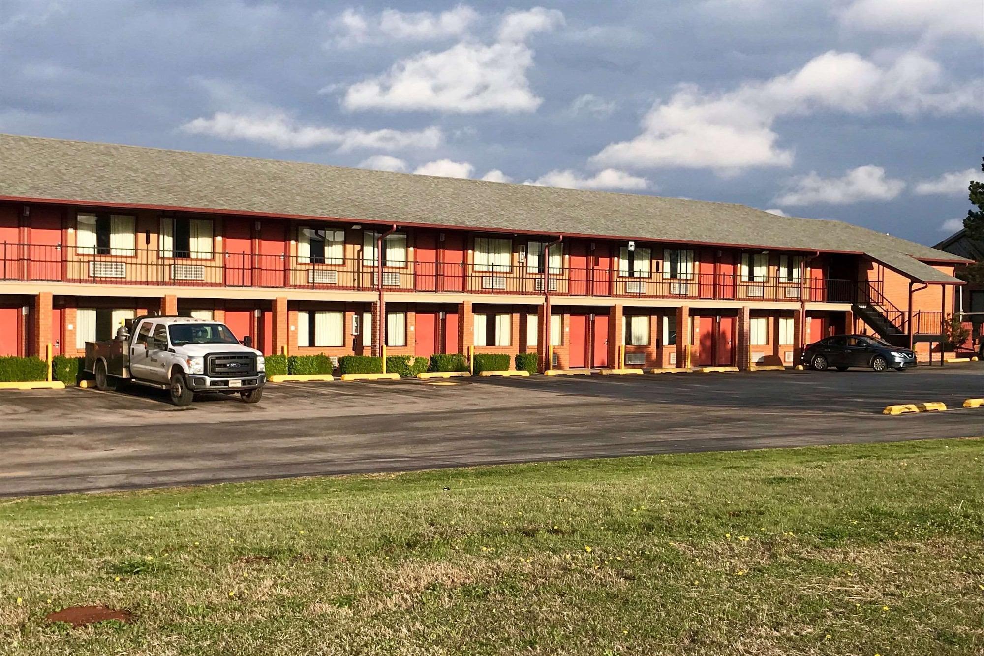 Vista Exterior Econo Lodge Purcell