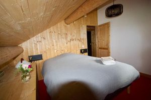 Alquiler Vacacional - Grand Chalet Canadien en Rondin, Vosges du Nord, Pour 14 Couchage sur 220 M2