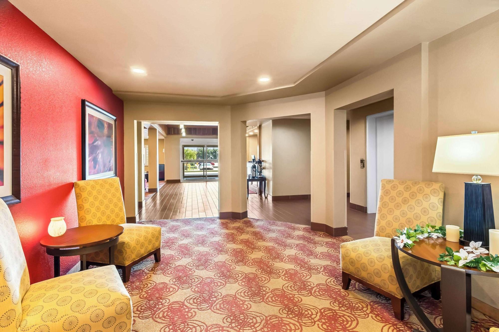 Vista Lobby Quality Inn Blackwell I-35