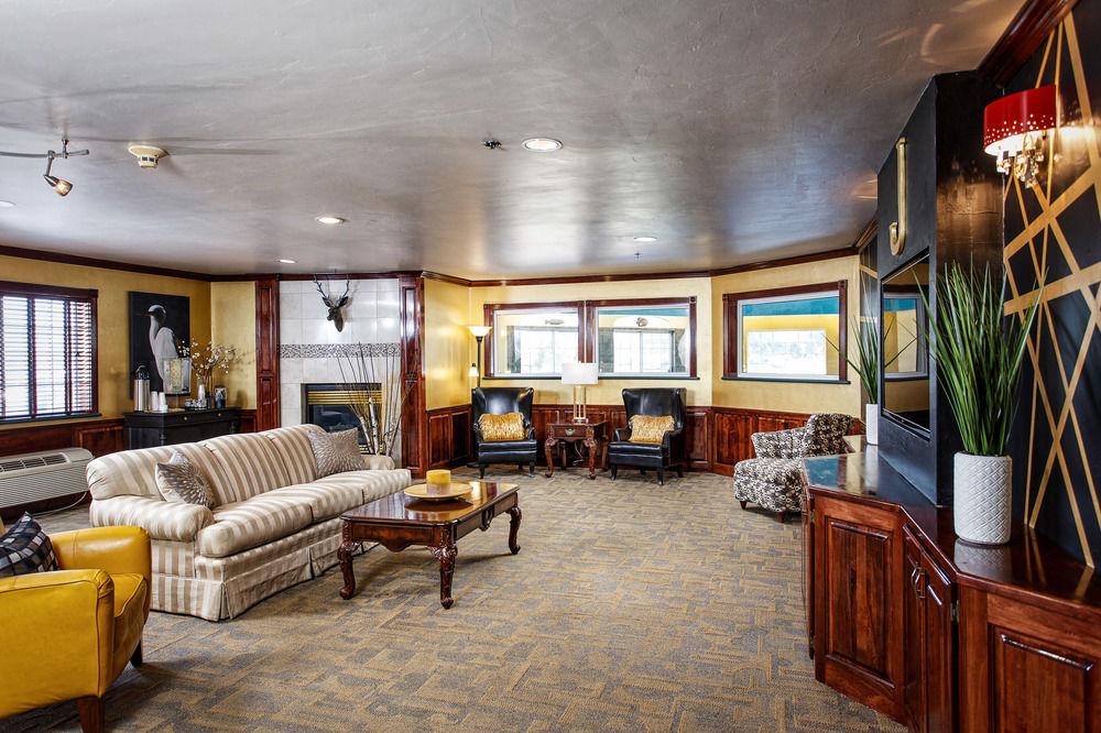 Vista Lobby Airport Settle Inn