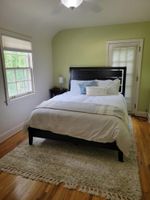 Alquiler Vacacional - Charming home, quiet neighborhood < 2mi to Shattuck, game room, deck