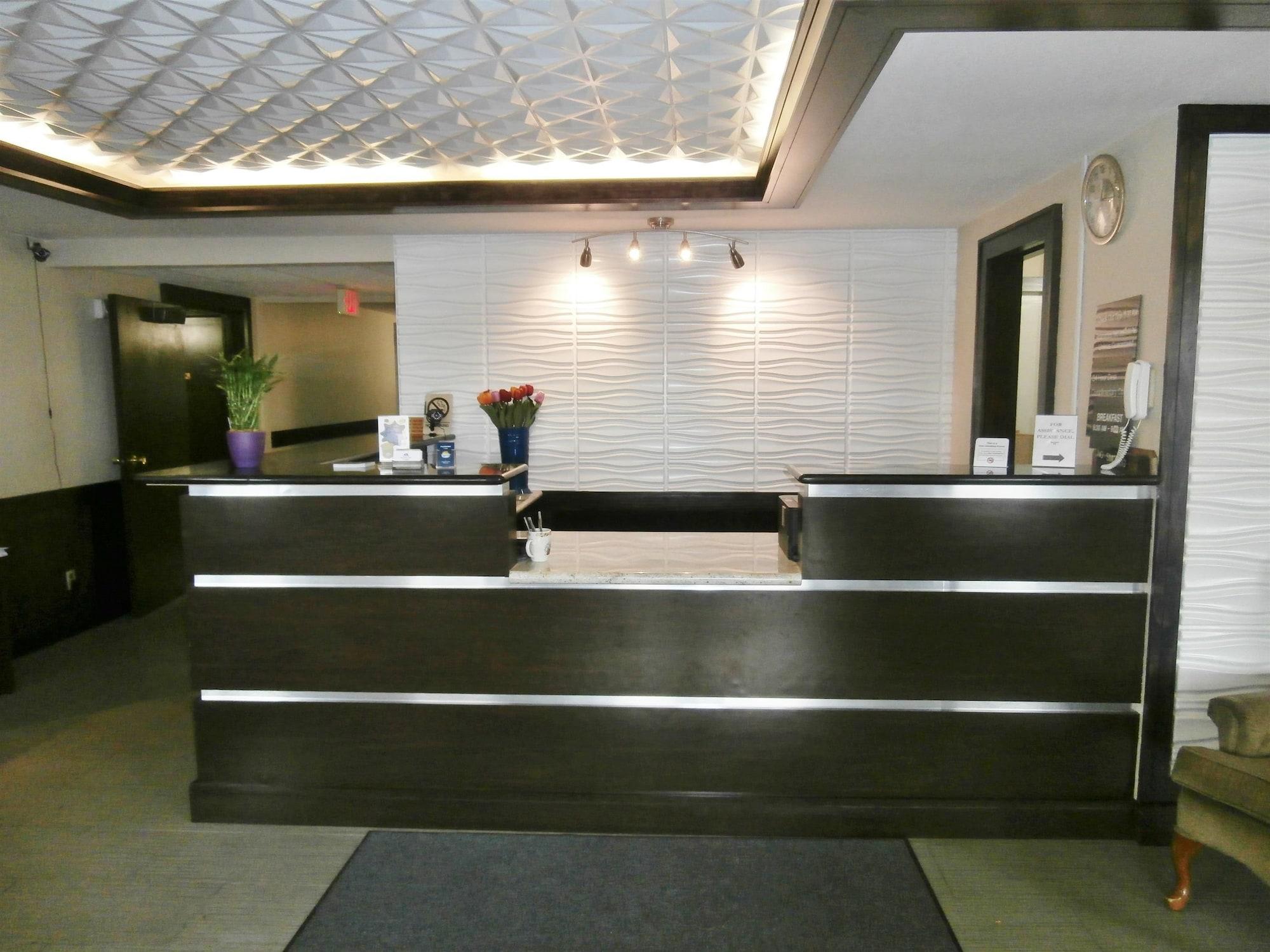 Vista Lobby Americas Best Value Inn & Suites Thief River Falls