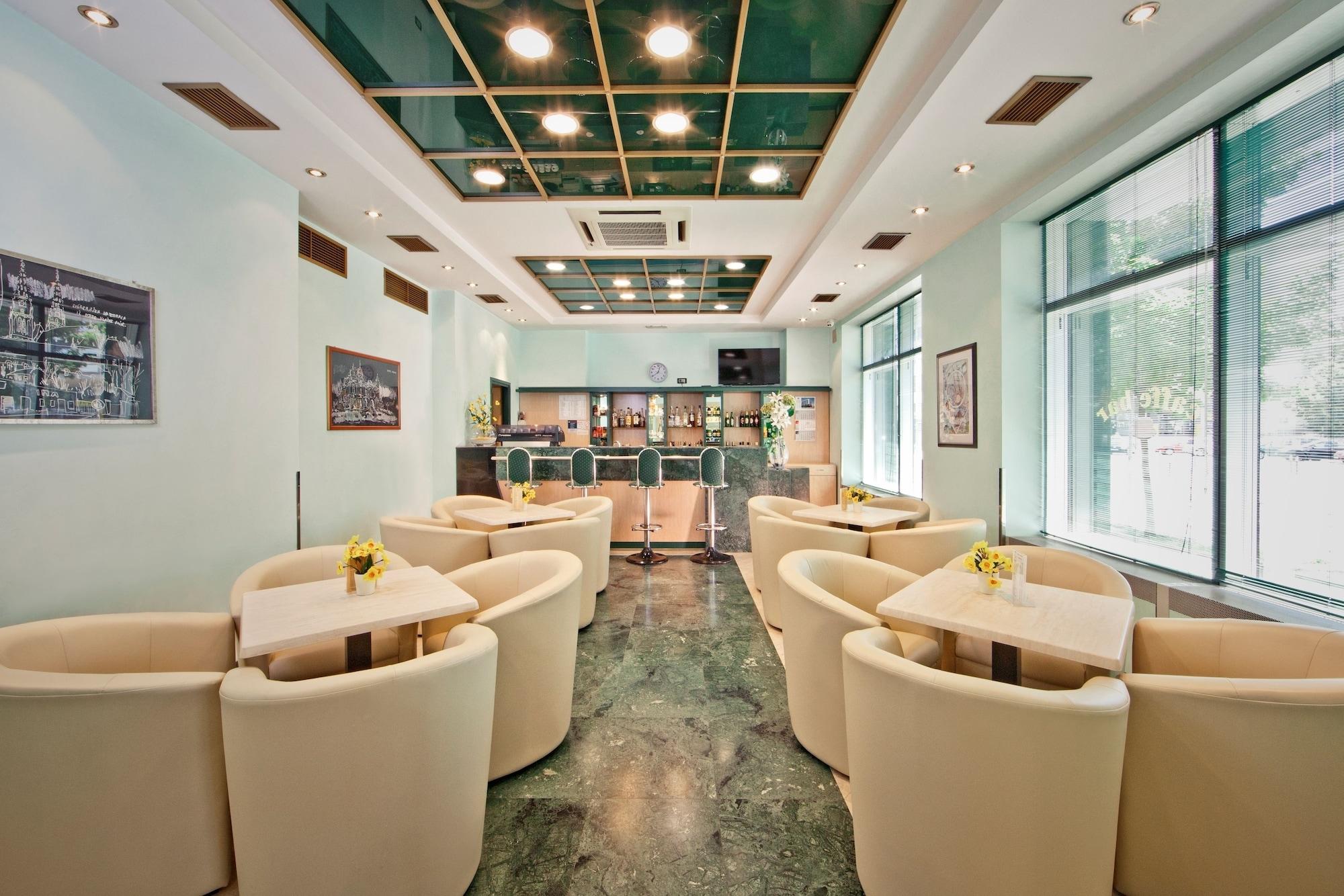 Bar/Salón Hotel Central