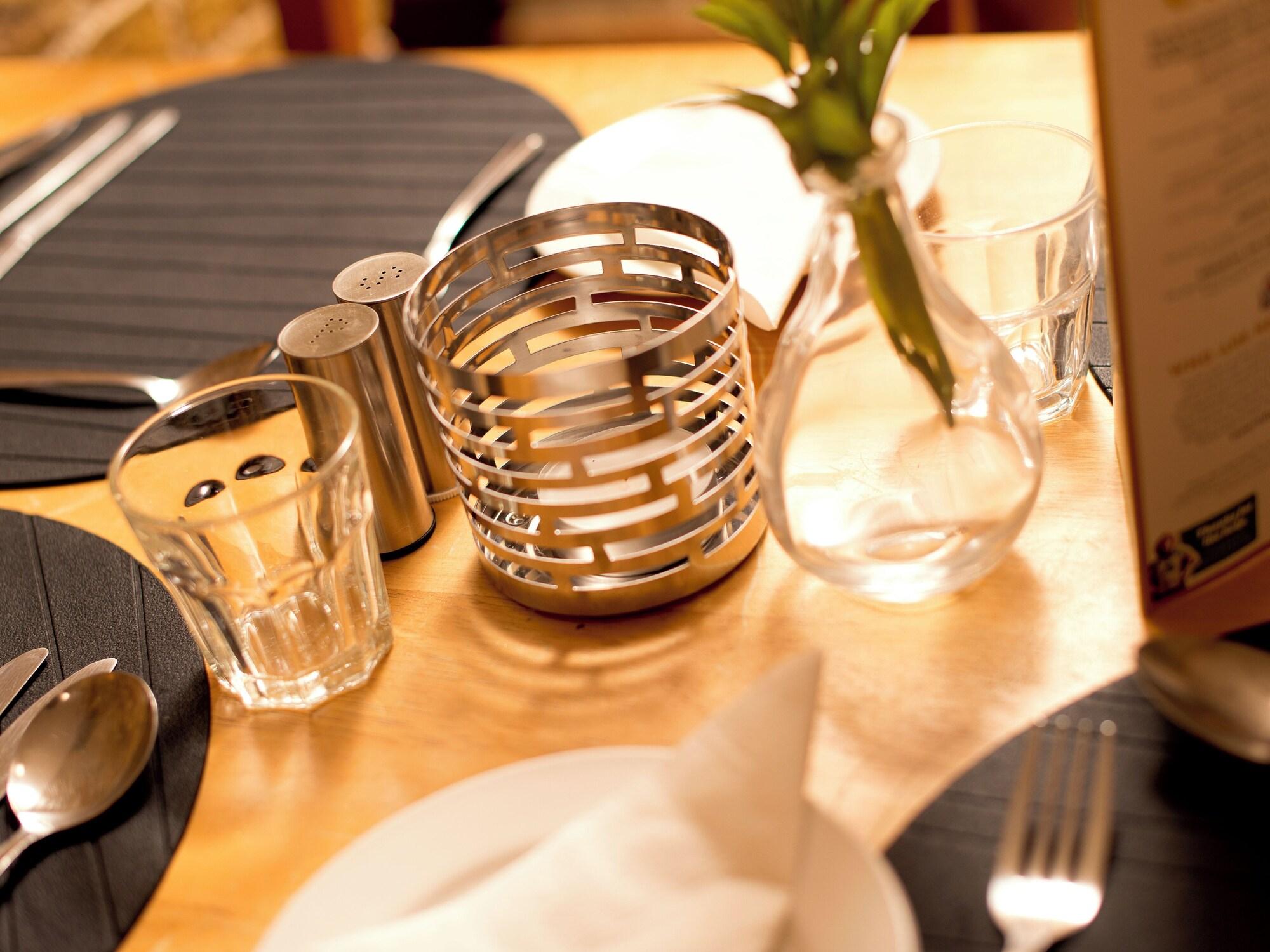 Restaurant YHA Medway - Hostel