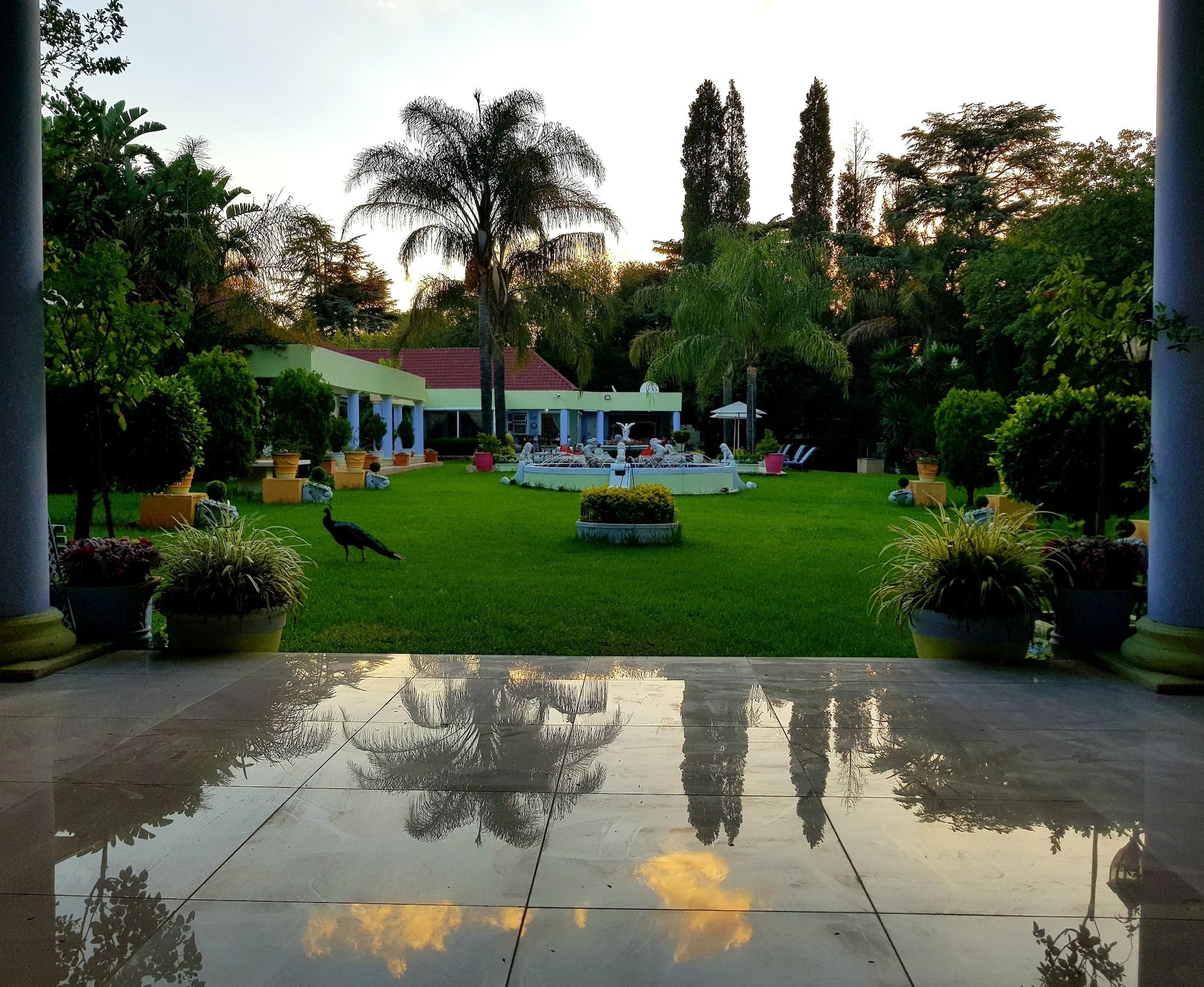 Vista Exterior Bed and Breakfast on Melrose