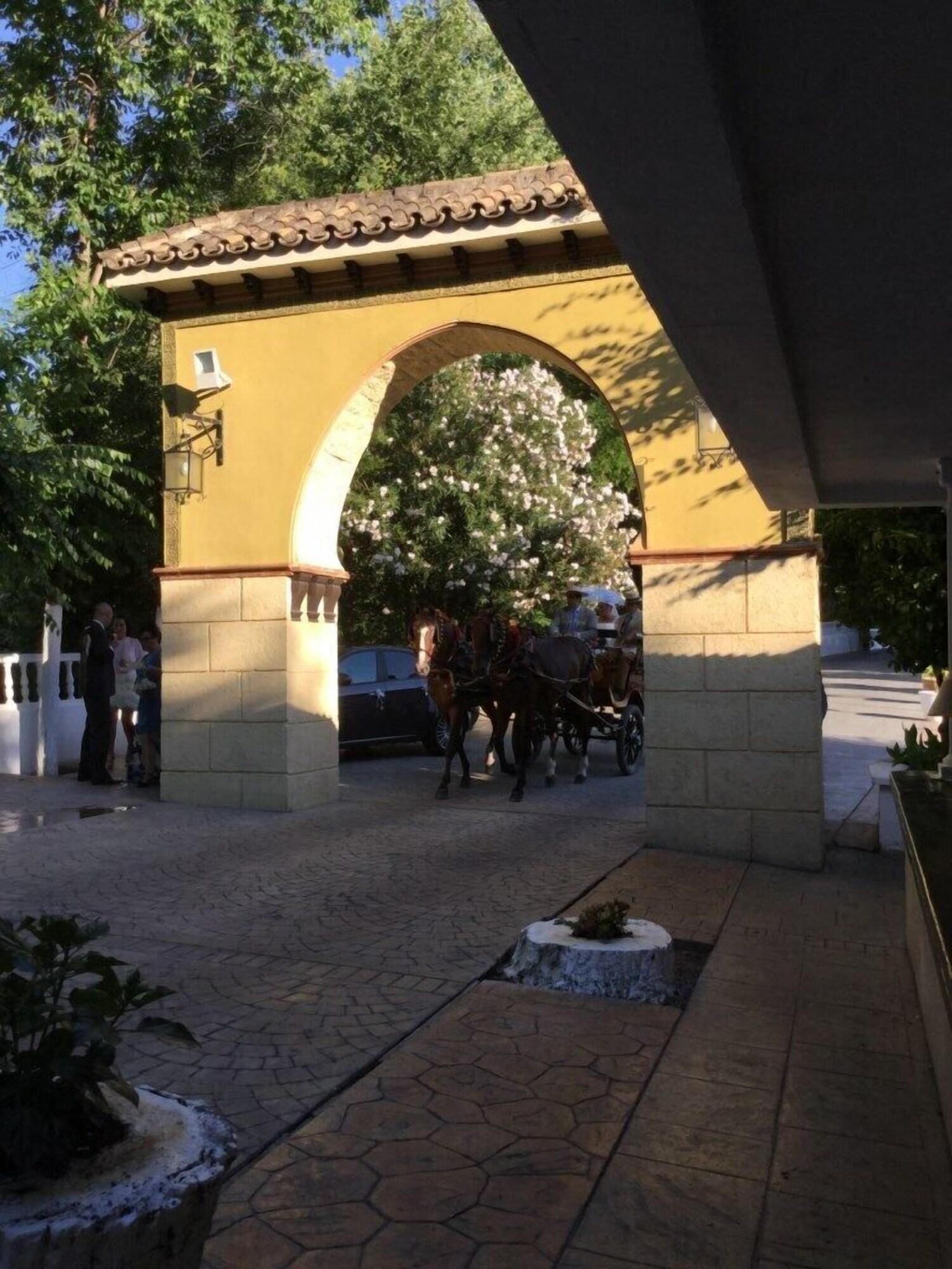 Vista Exterior Hotel Restaurante Montserrat