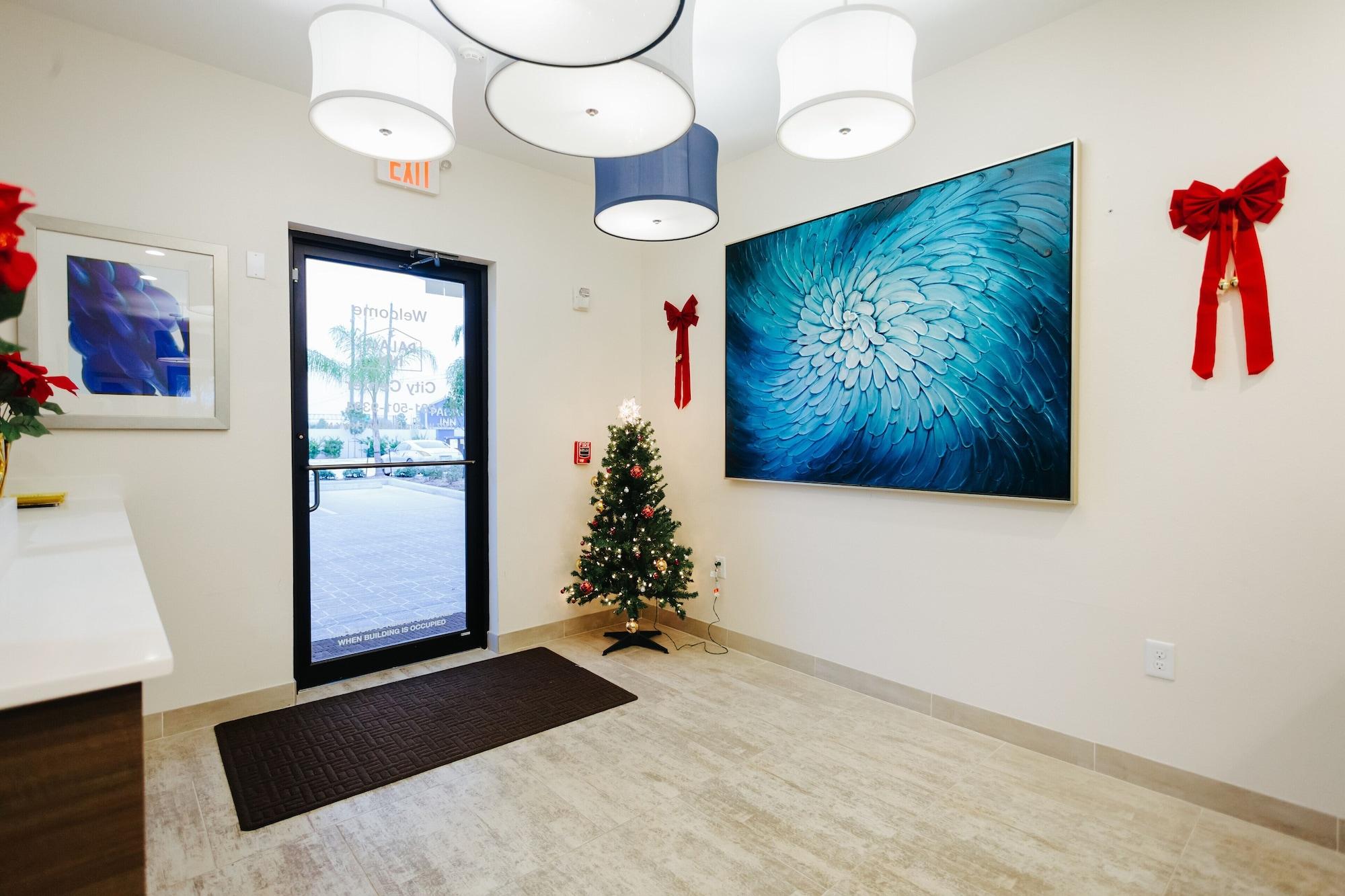 Vista Lobby Palace Inn City Center