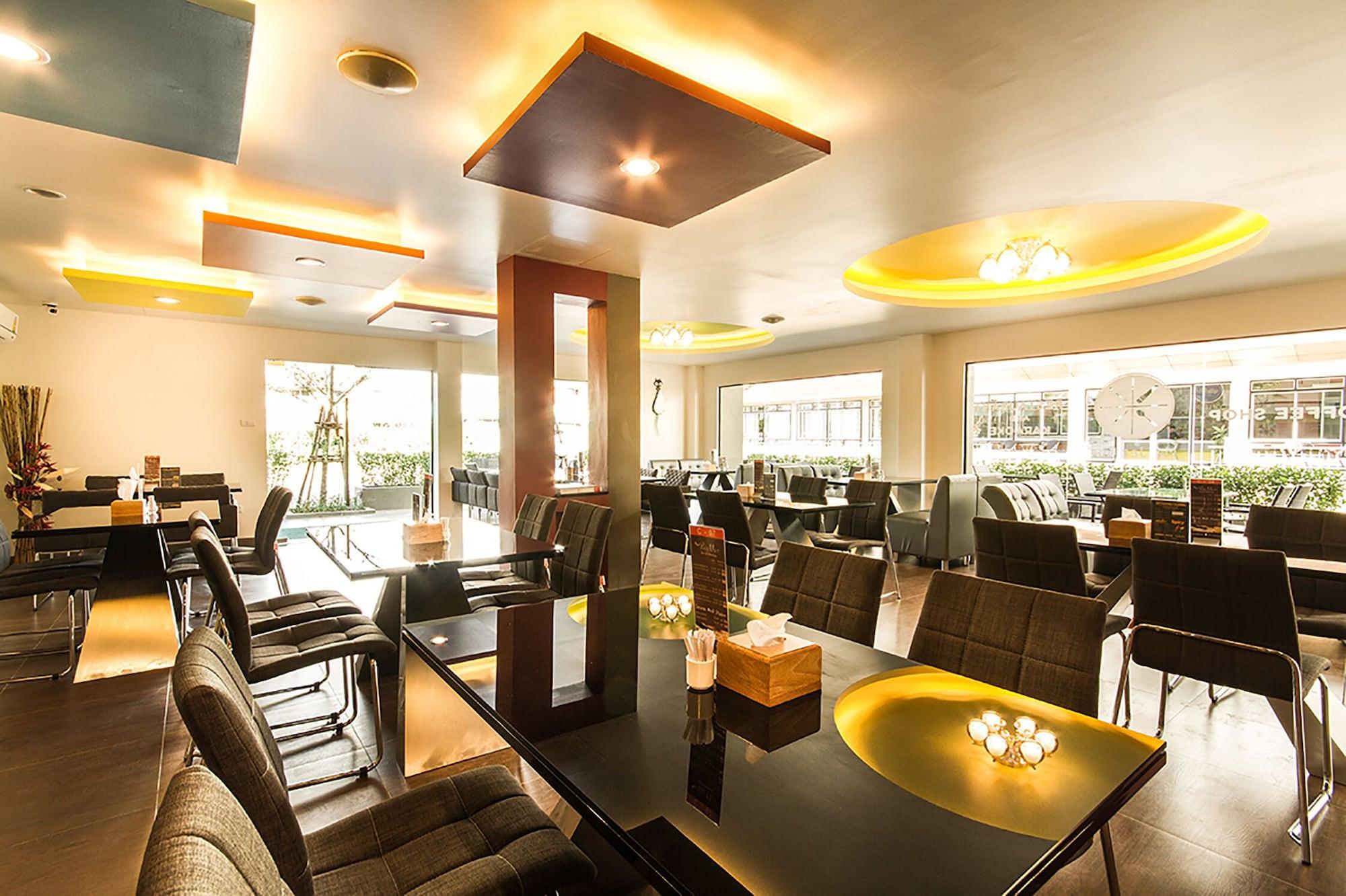 Restaurant Bestiny Hotel and Restaurant PHETCHABUN