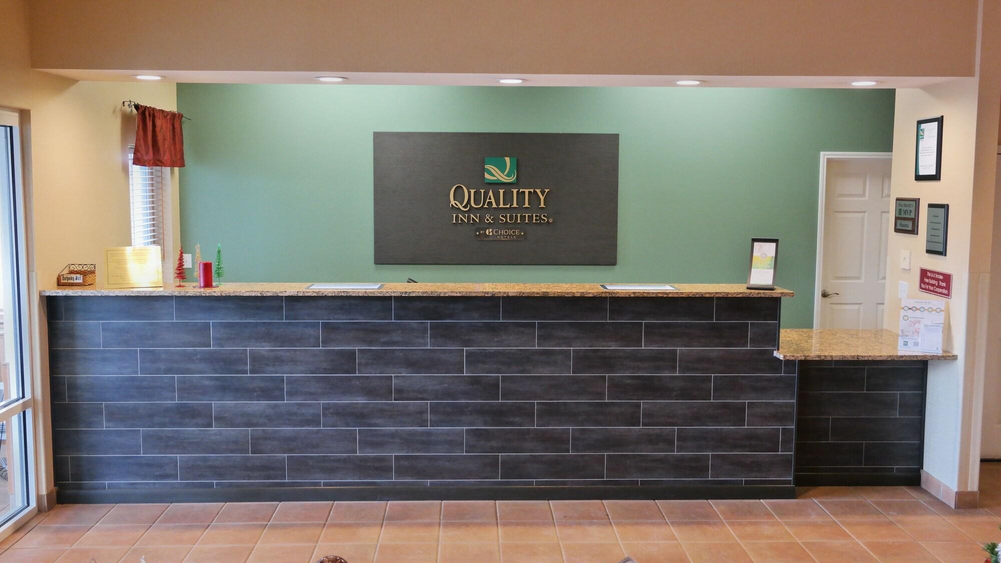 Vista Lobby Quality Inn & Suites Loveland