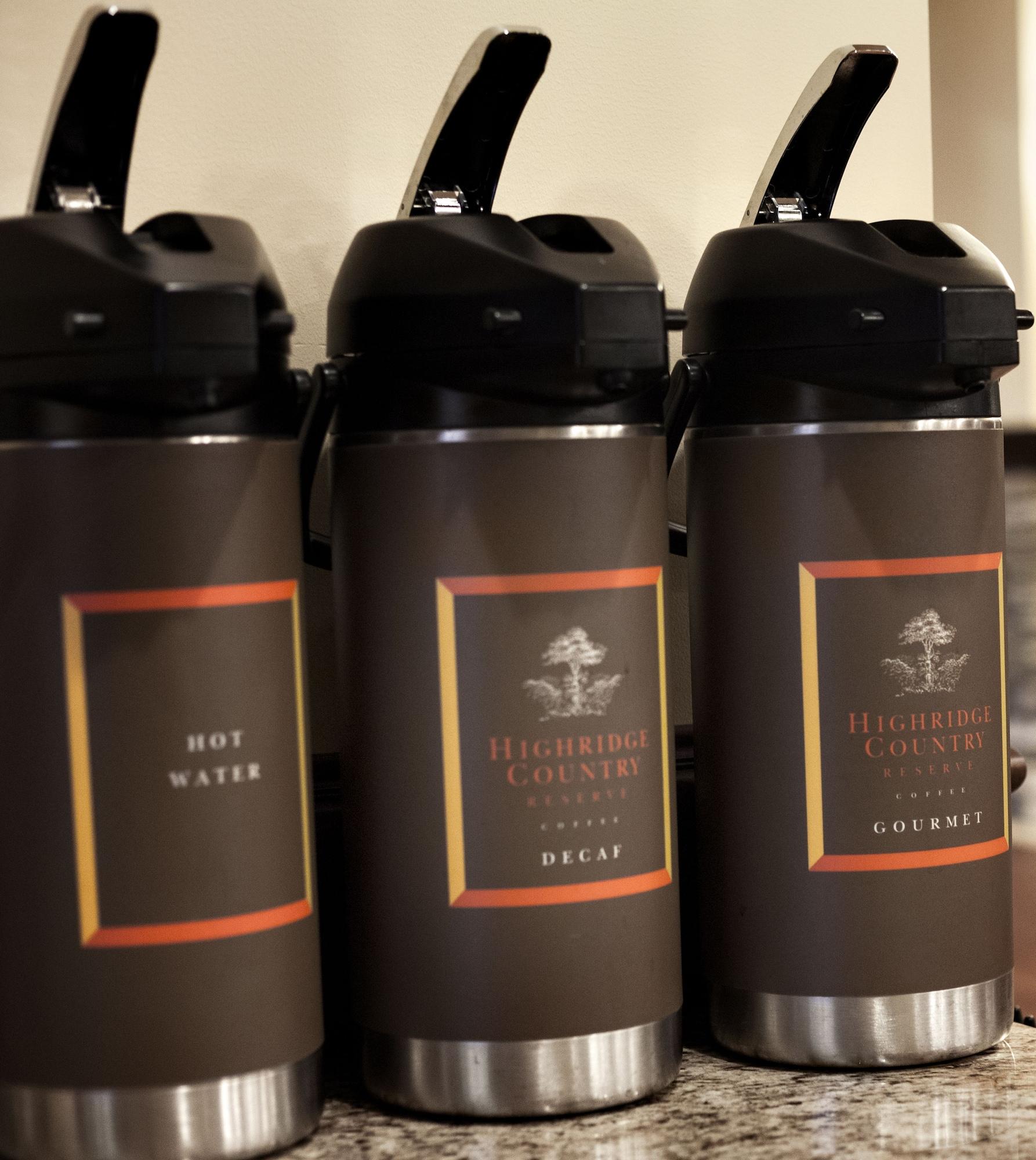 Bar/Salón Country Inn & Suites by Radisson, Tampa/Brandon, FL