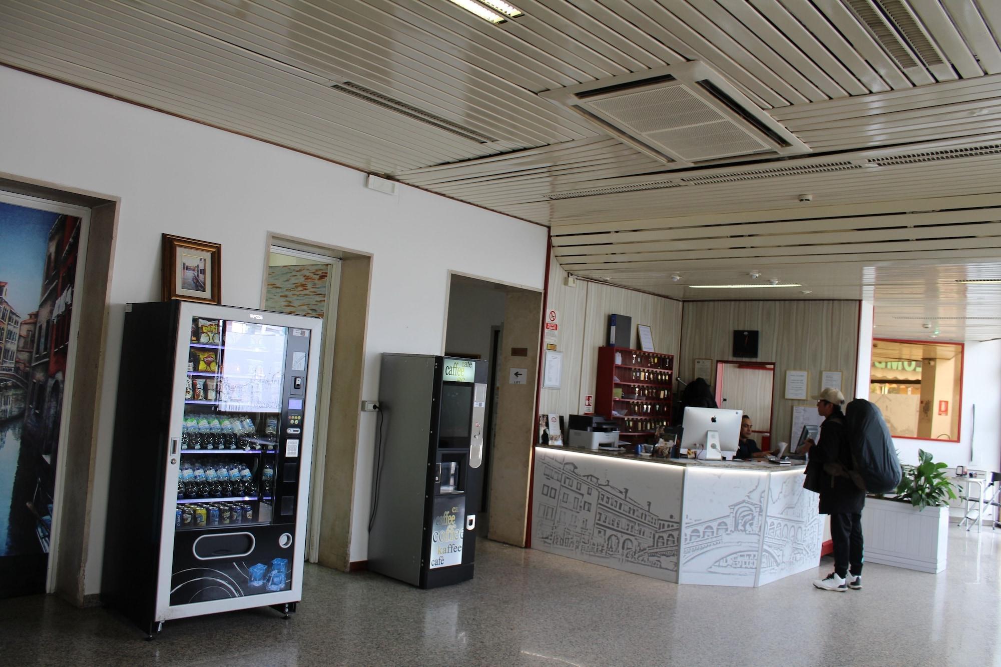 Vista Lobby Colombo Hotel & Hostel For Backpackers