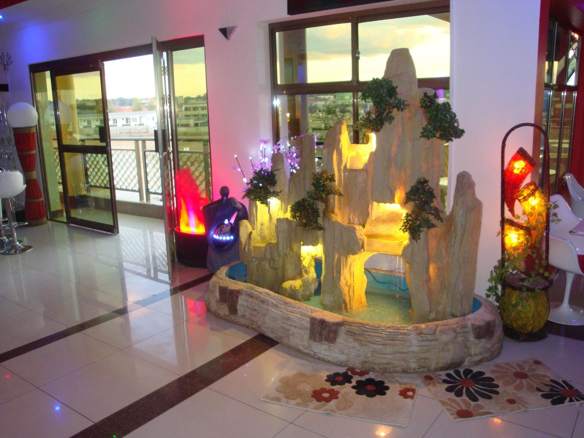 Bar/Salón Golden Zambezi Lodge