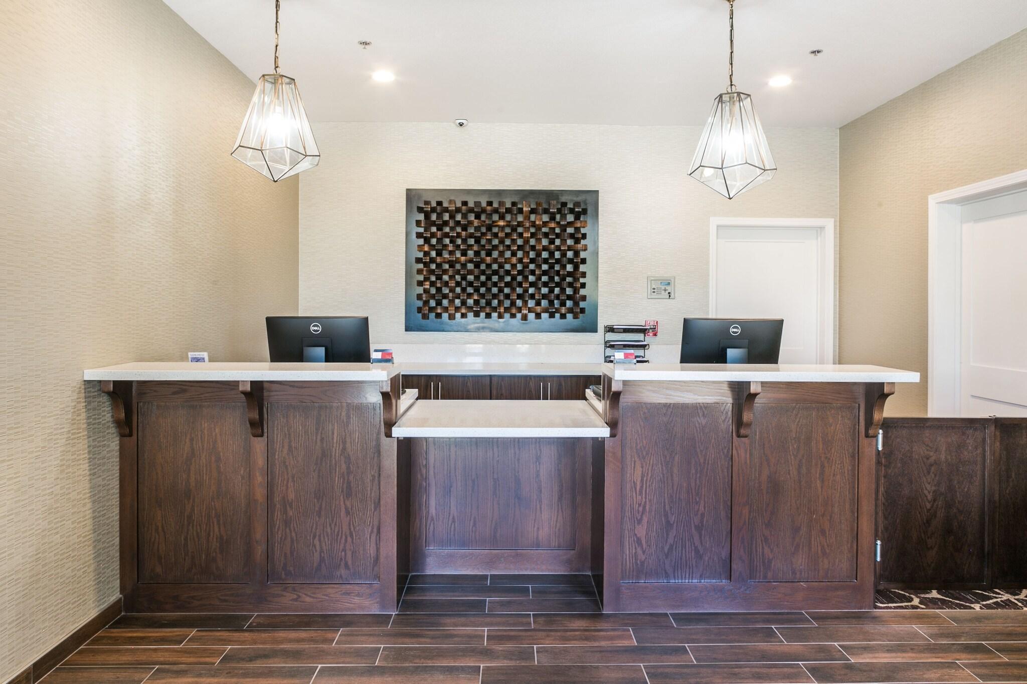 Vista Lobby Hotel Siri Downtown - Paso Robles
