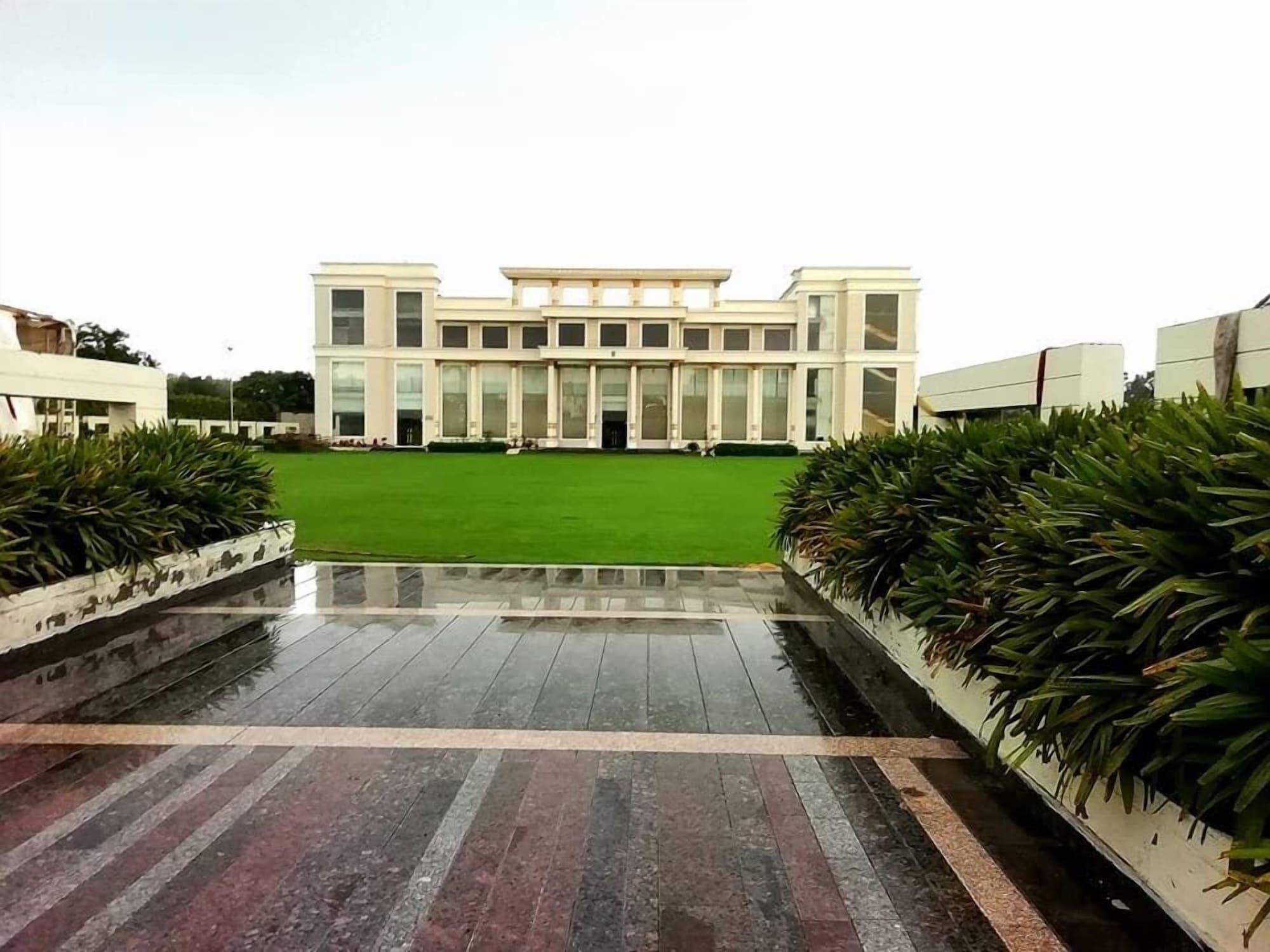 Vista Exterior Hotel Wedcation by Tivoli – Ambala