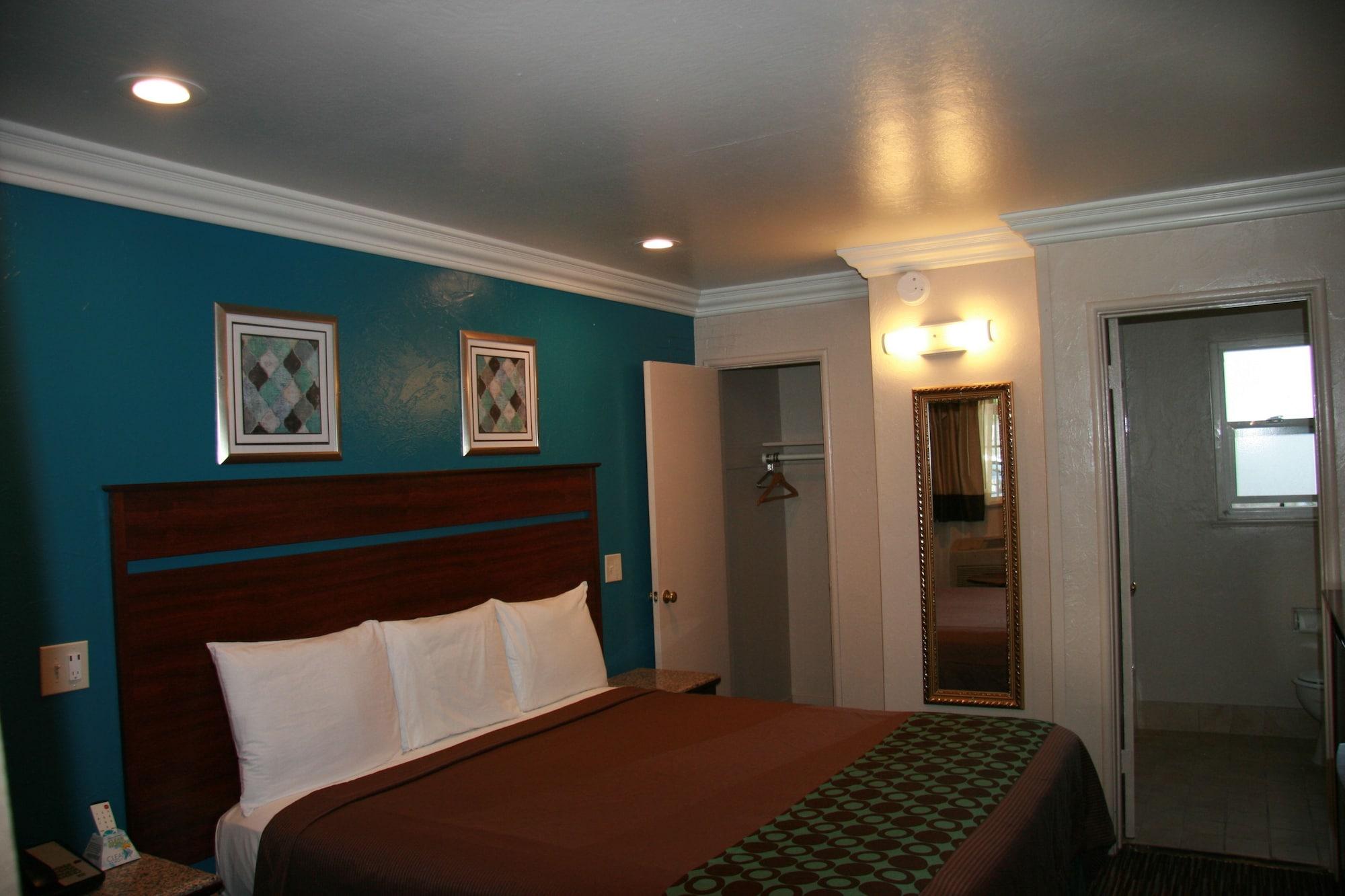 Varios Civic Center Lodge