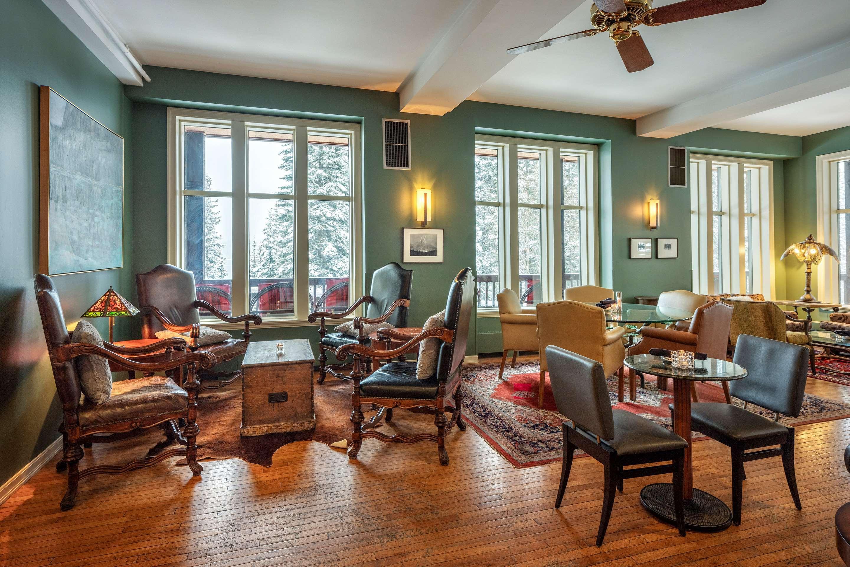 Bar/Salón Emerald Lake Lodge